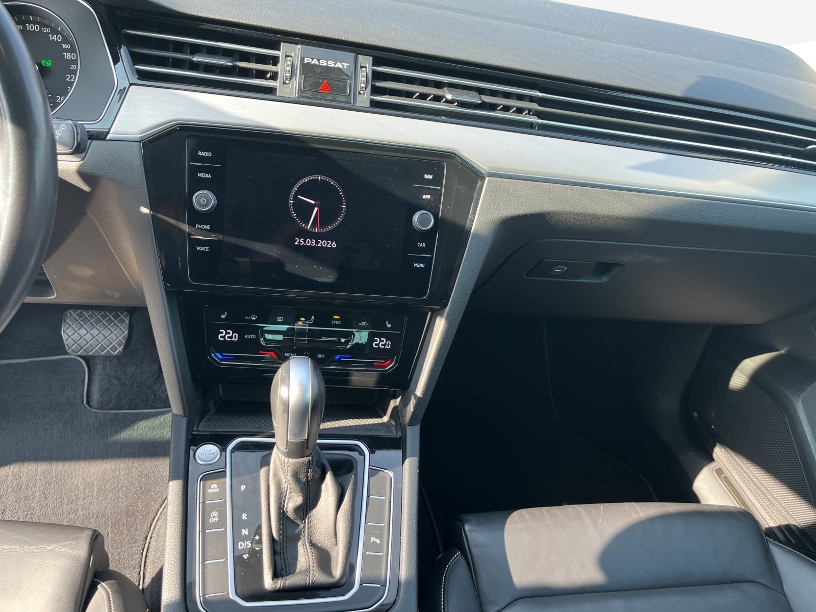 VW Passat 2.0 TDI BMT Elegance 4Motion DSG-image-10