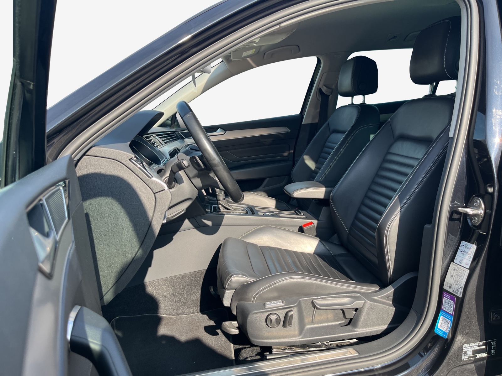 VW Passat 2.0 TDI BMT Elegance 4Motion DSG-image-7