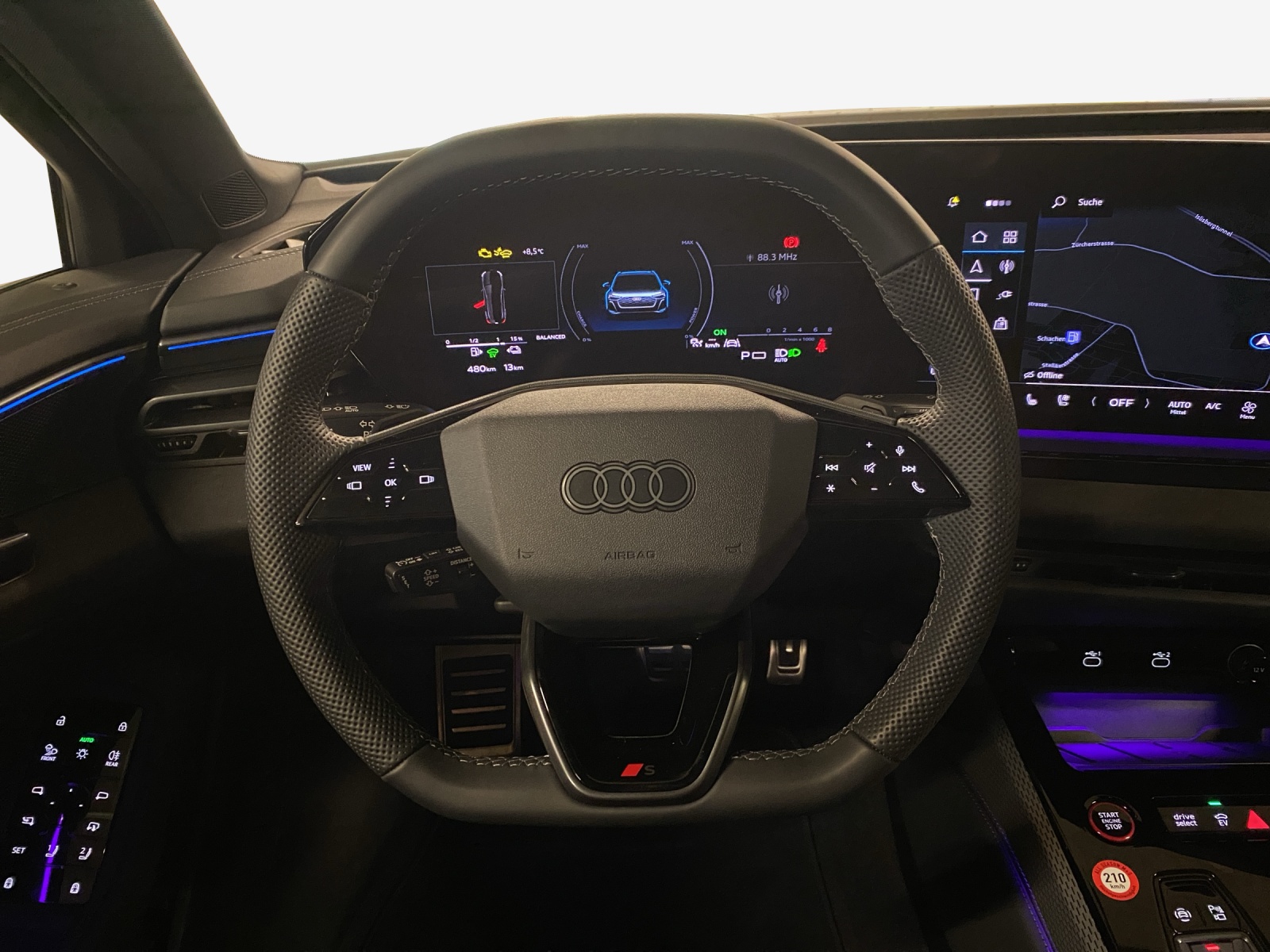 AUDI 367 PS Hybrid 4x4-image-9