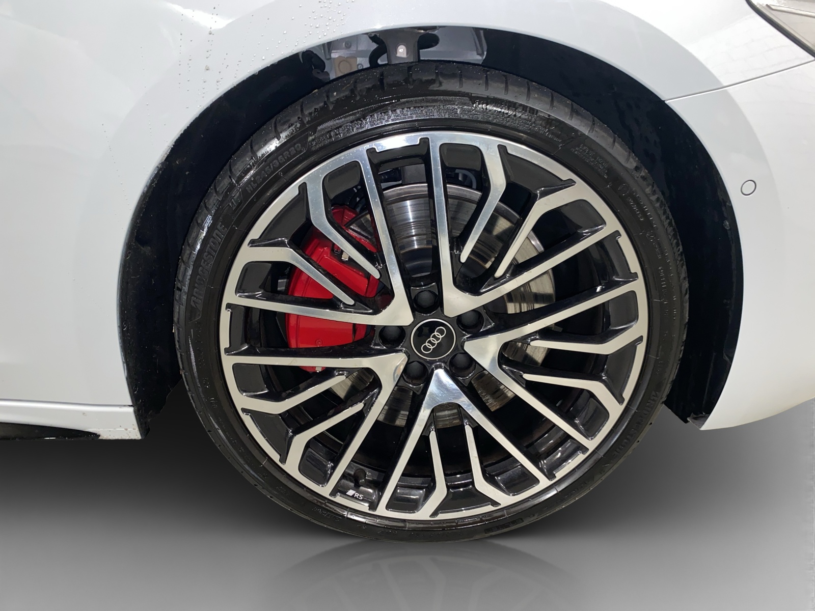 AUDI 367 PS Hybrid 4x4-image-15