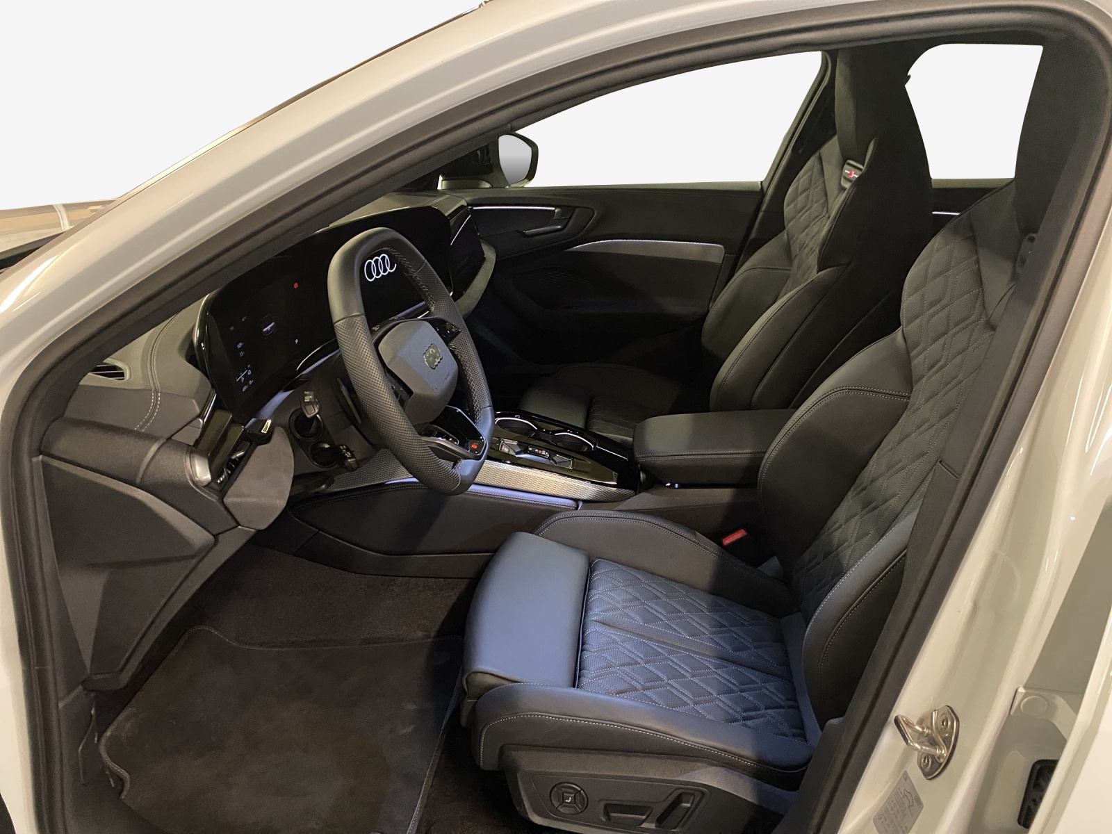 AUDI 367 PS Hybrid 4x4-image-7