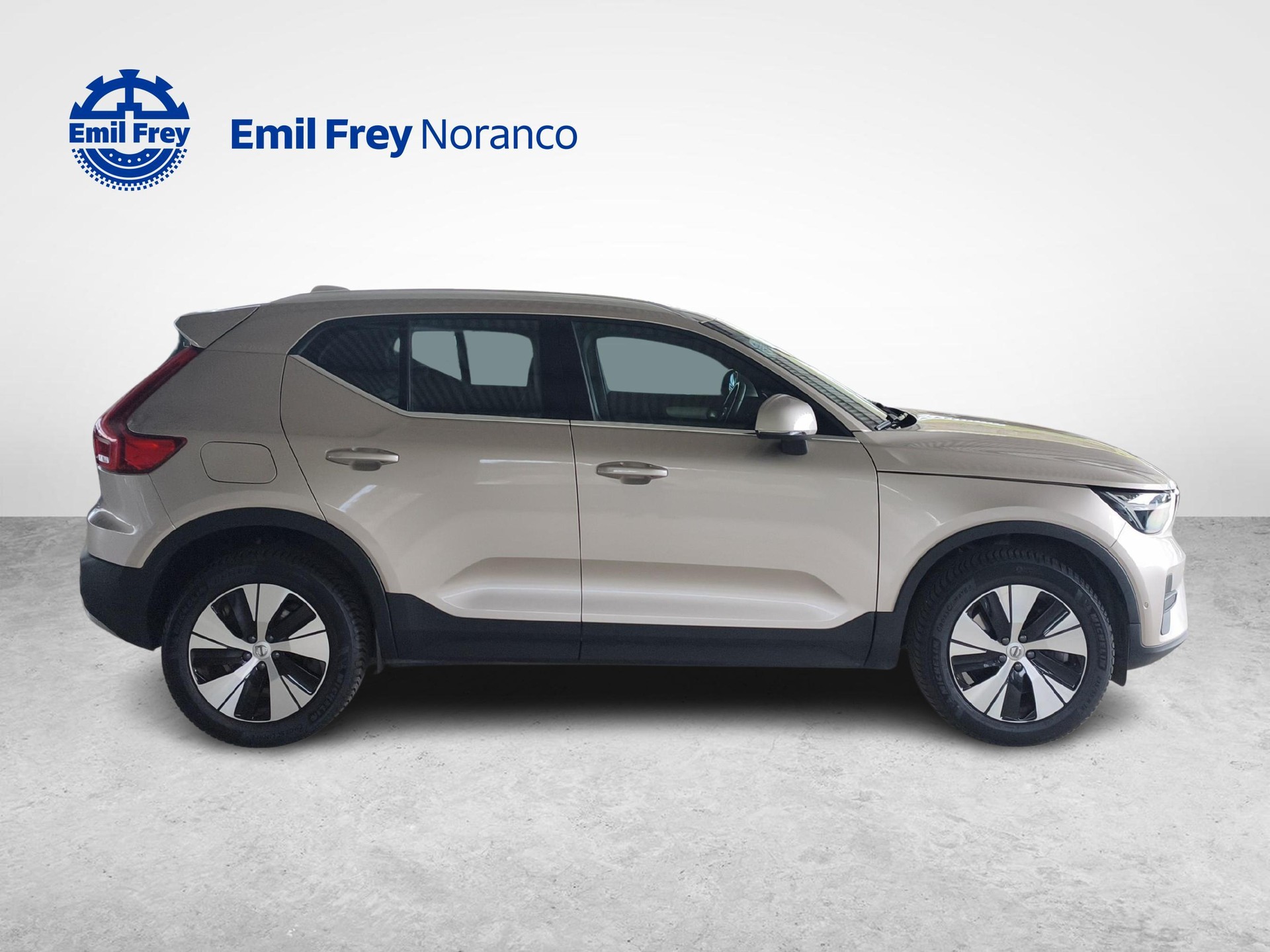 VOLVO XC40 1.5 T5 PiH Plus Bright-image-6