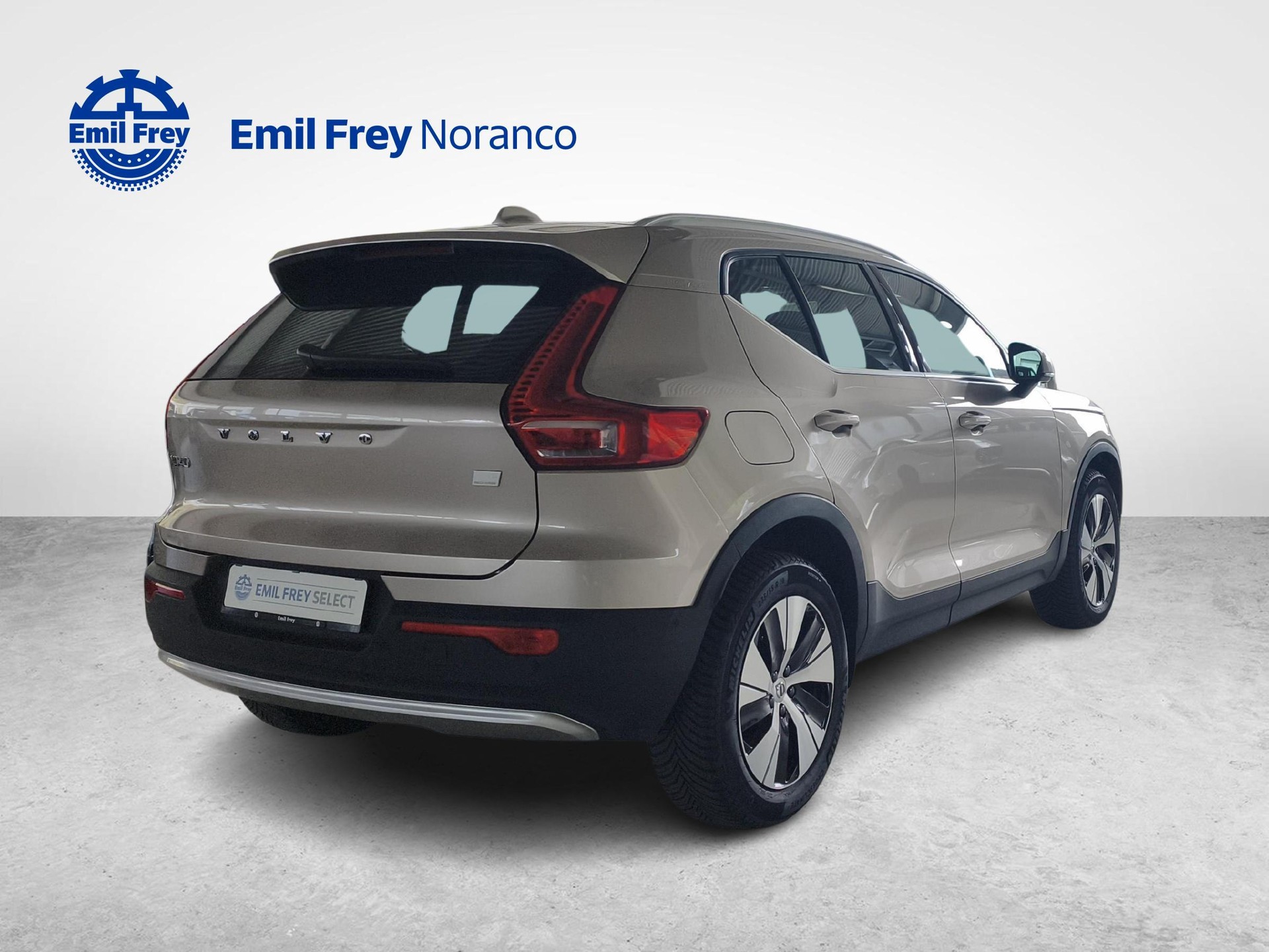 VOLVO XC40 1.5 T5 PiH Plus Bright-image-5