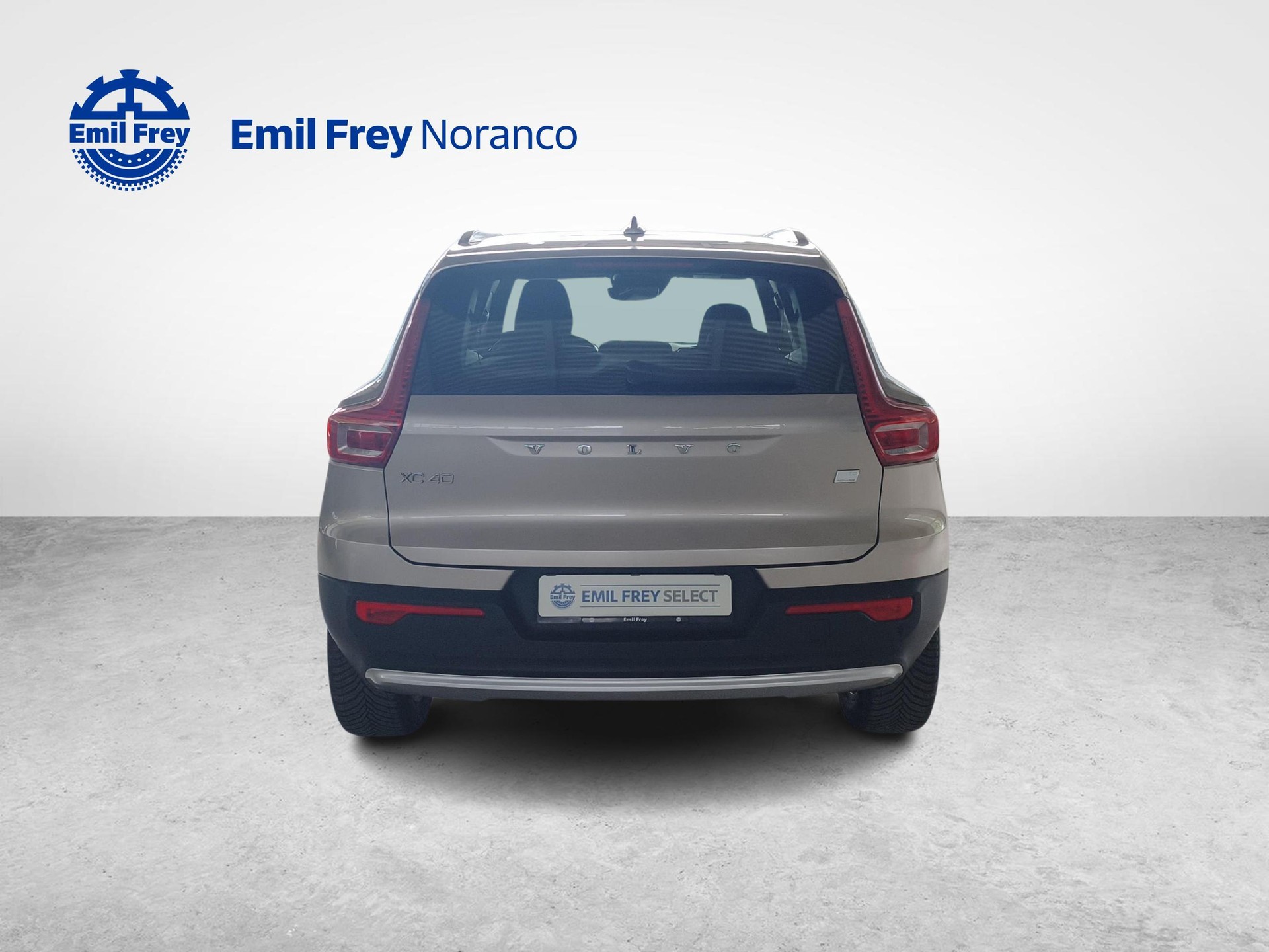 VOLVO XC40 1.5 T5 PiH Plus Bright-image-4