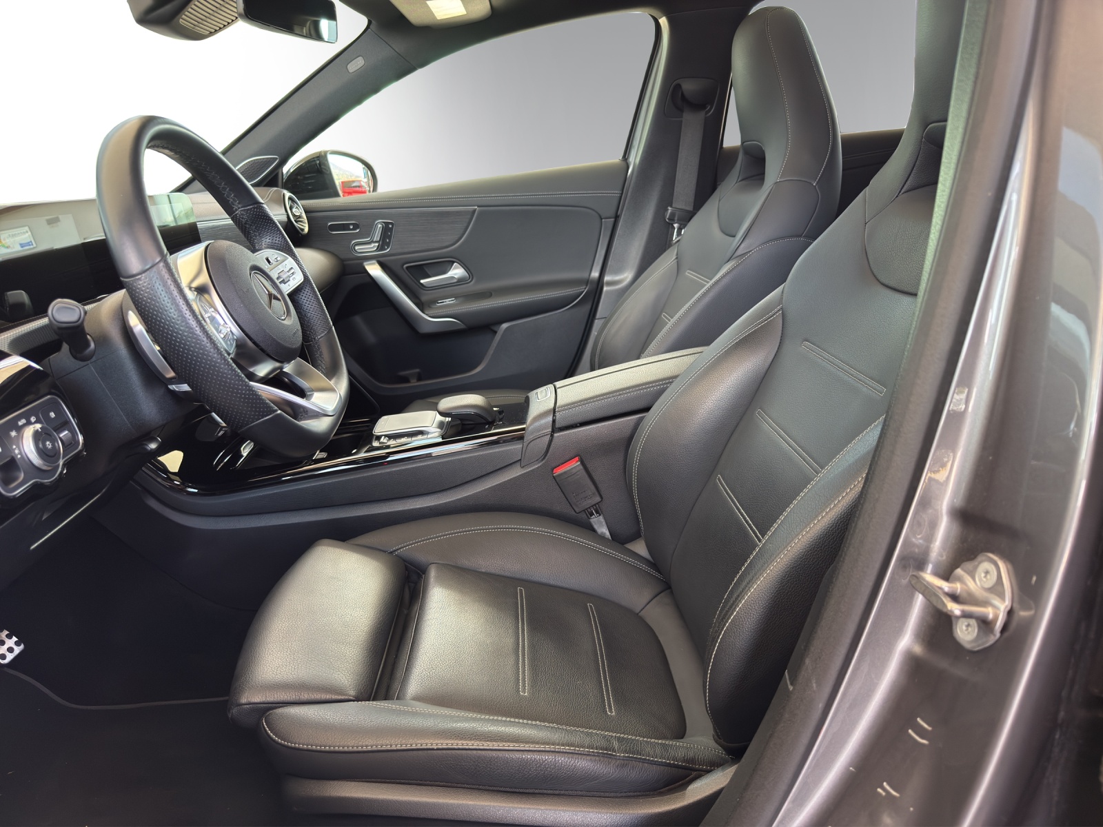 Image MERCEDES-BENZ A-250 A 250 AMG Line 4Matic