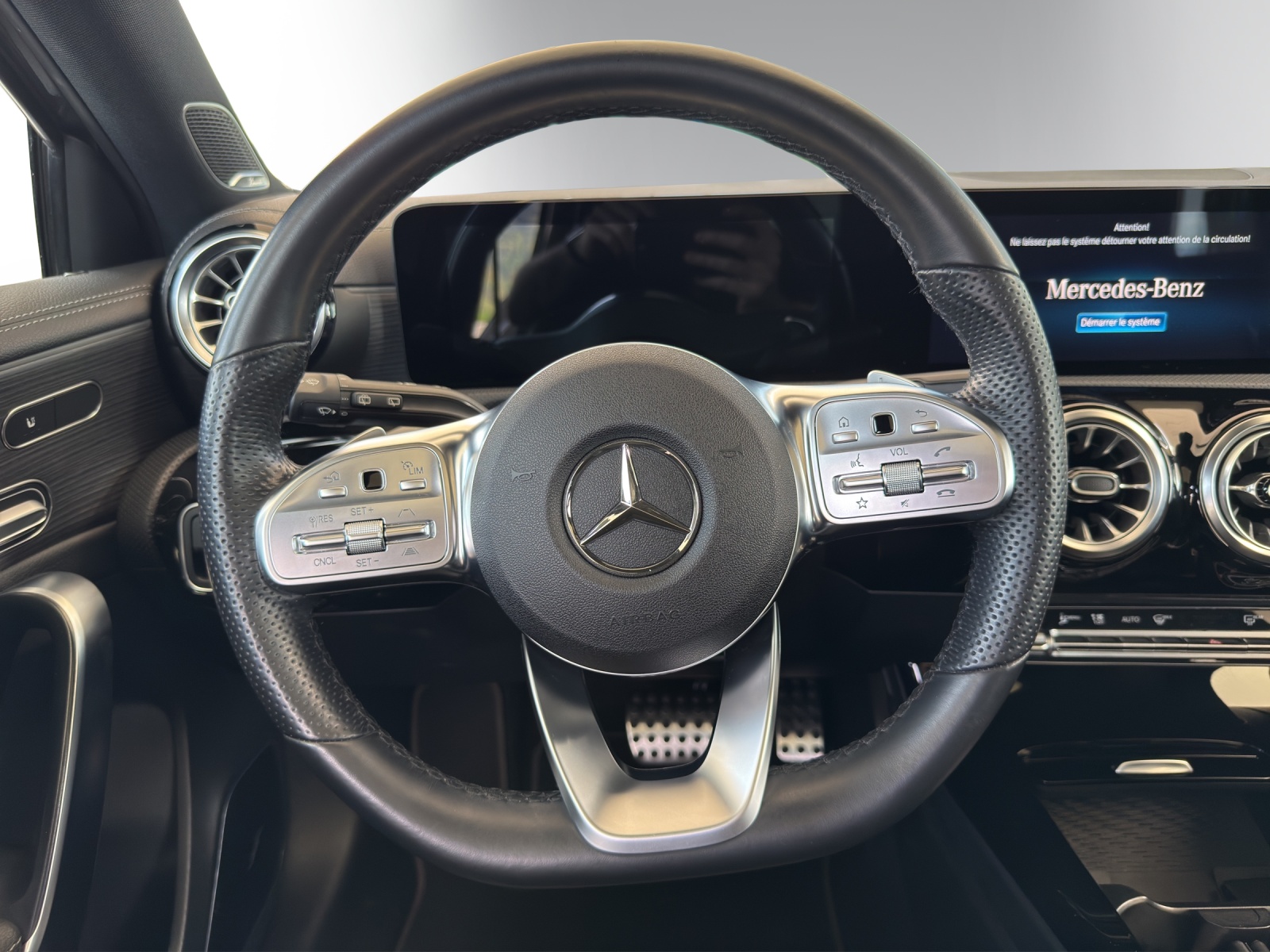 Image MERCEDES-BENZ A-250 A 250 AMG Line 4Matic