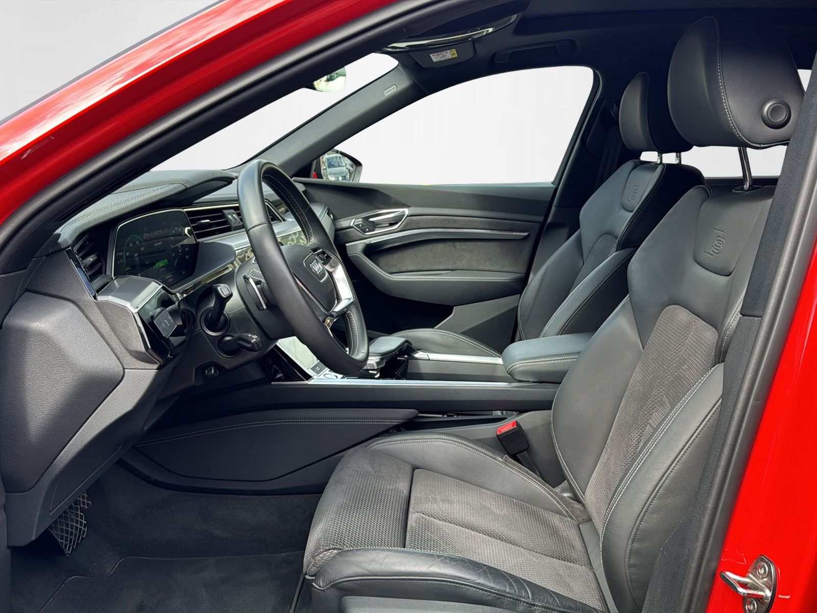 AUDI e-tron (Rot) 55 Advanced quattro-image-7