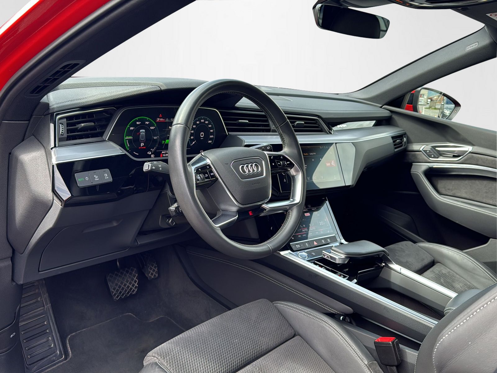 AUDI e-tron (Rot) 55 Advanced quattro-image-8