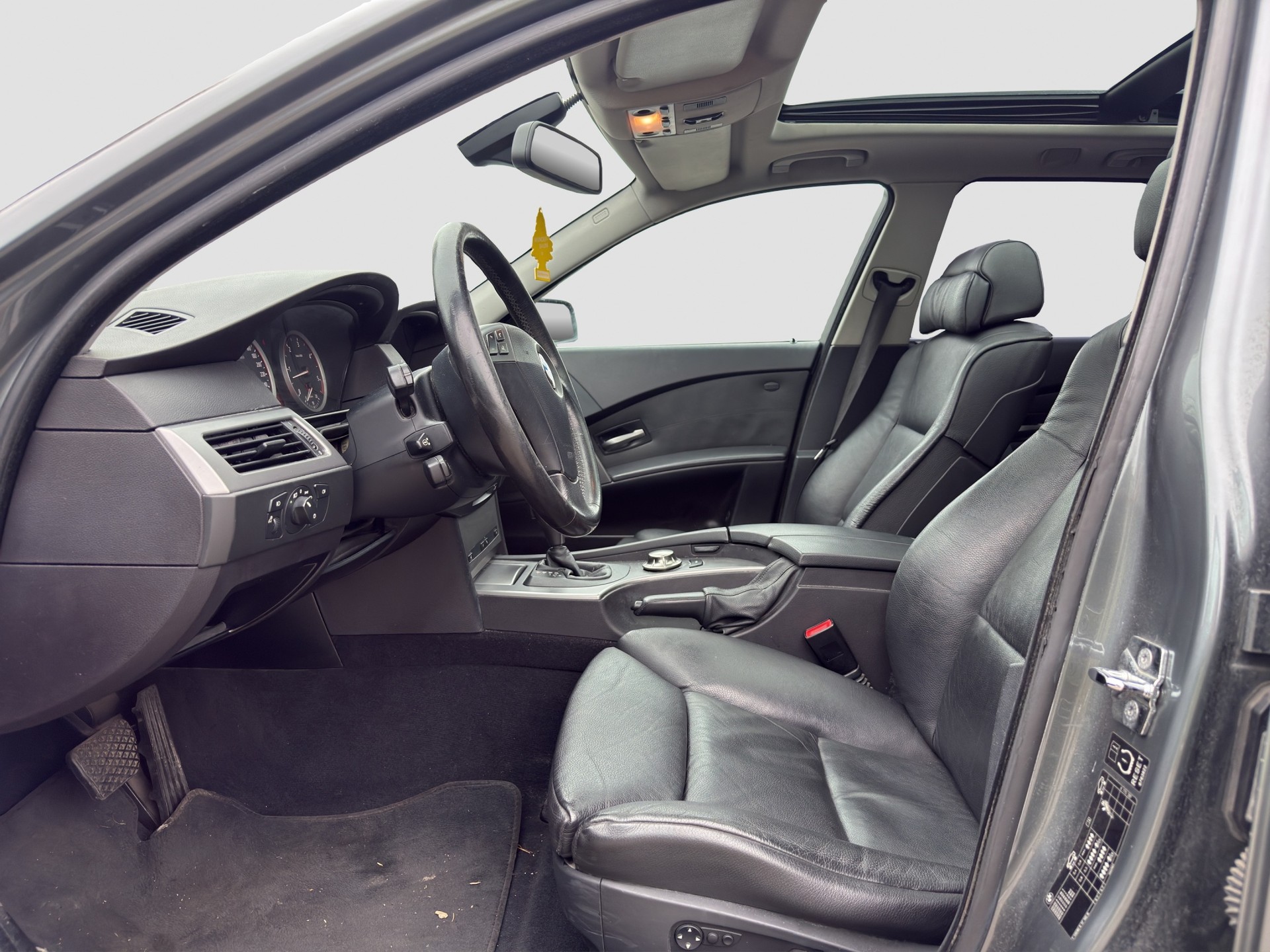 BMW 535d Touring ** Frisch ab Service **-image-11