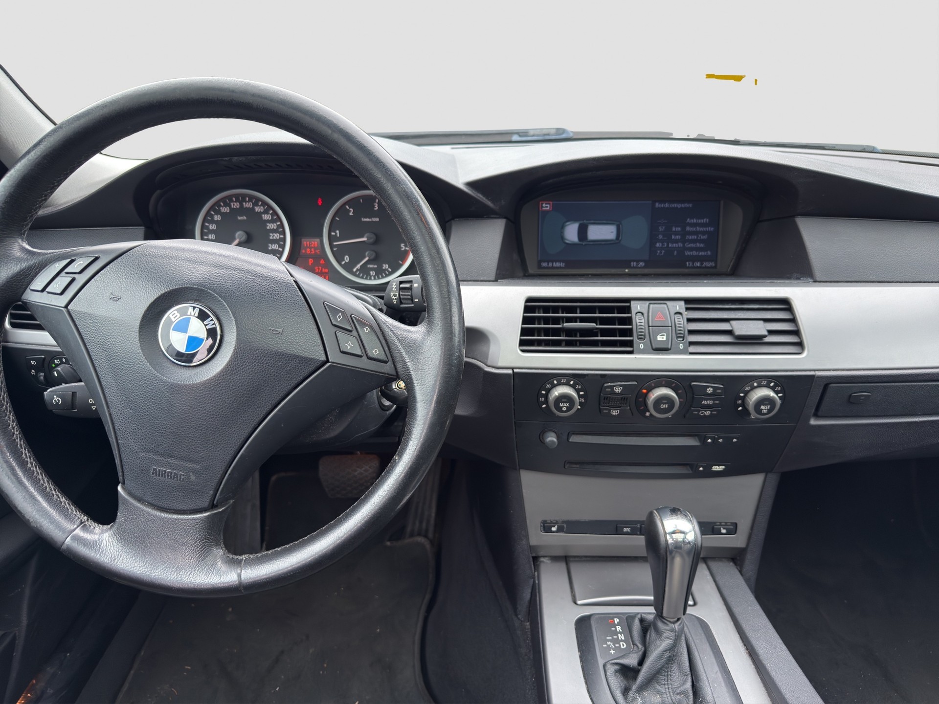 BMW 535d Touring ** Frisch ab Service **-image-13