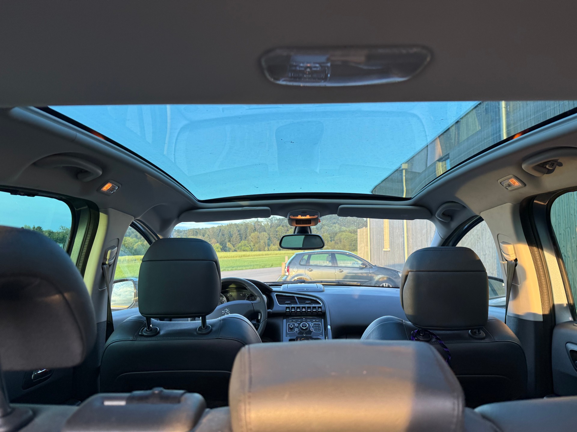 PEUGEOT 3008 HYbrid4 2.0 HDI EGS6-showroom-element-1
