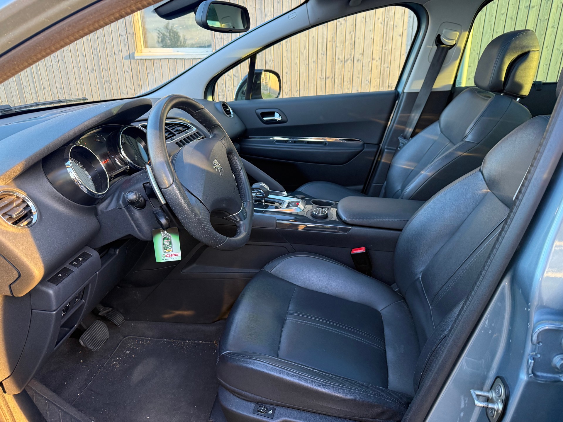 PEUGEOT 3008 HYbrid4 2.0 HDI EGS6-image-7
