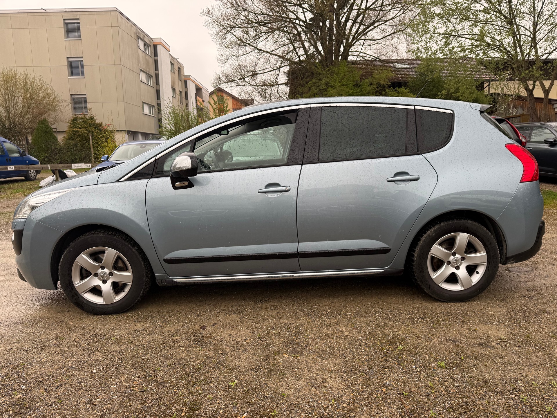 PEUGEOT 3008 HYbrid4 2.0 HDI EGS6-image-6