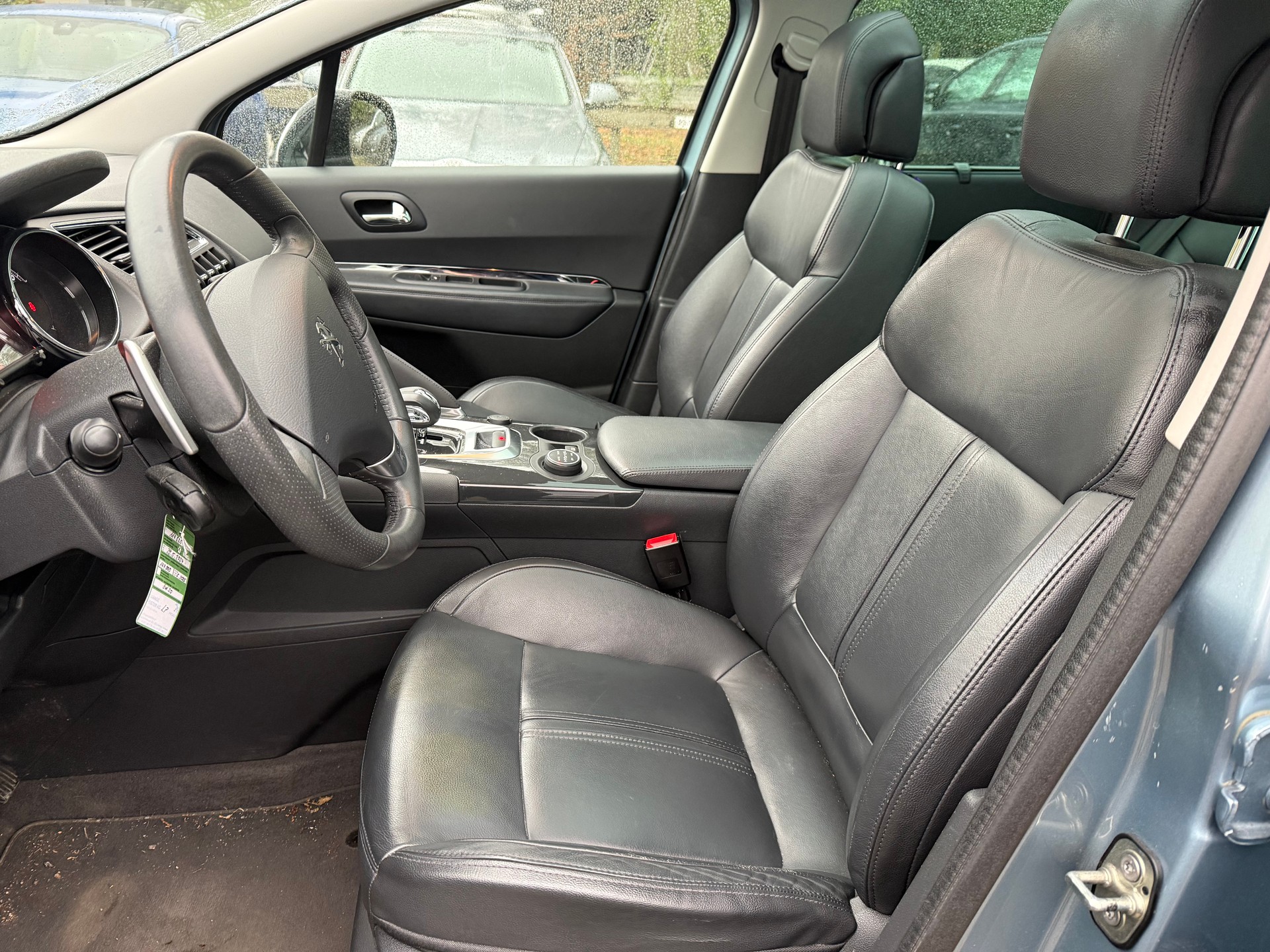 PEUGEOT 3008 HYbrid4 2.0 HDI EGS6-image-13