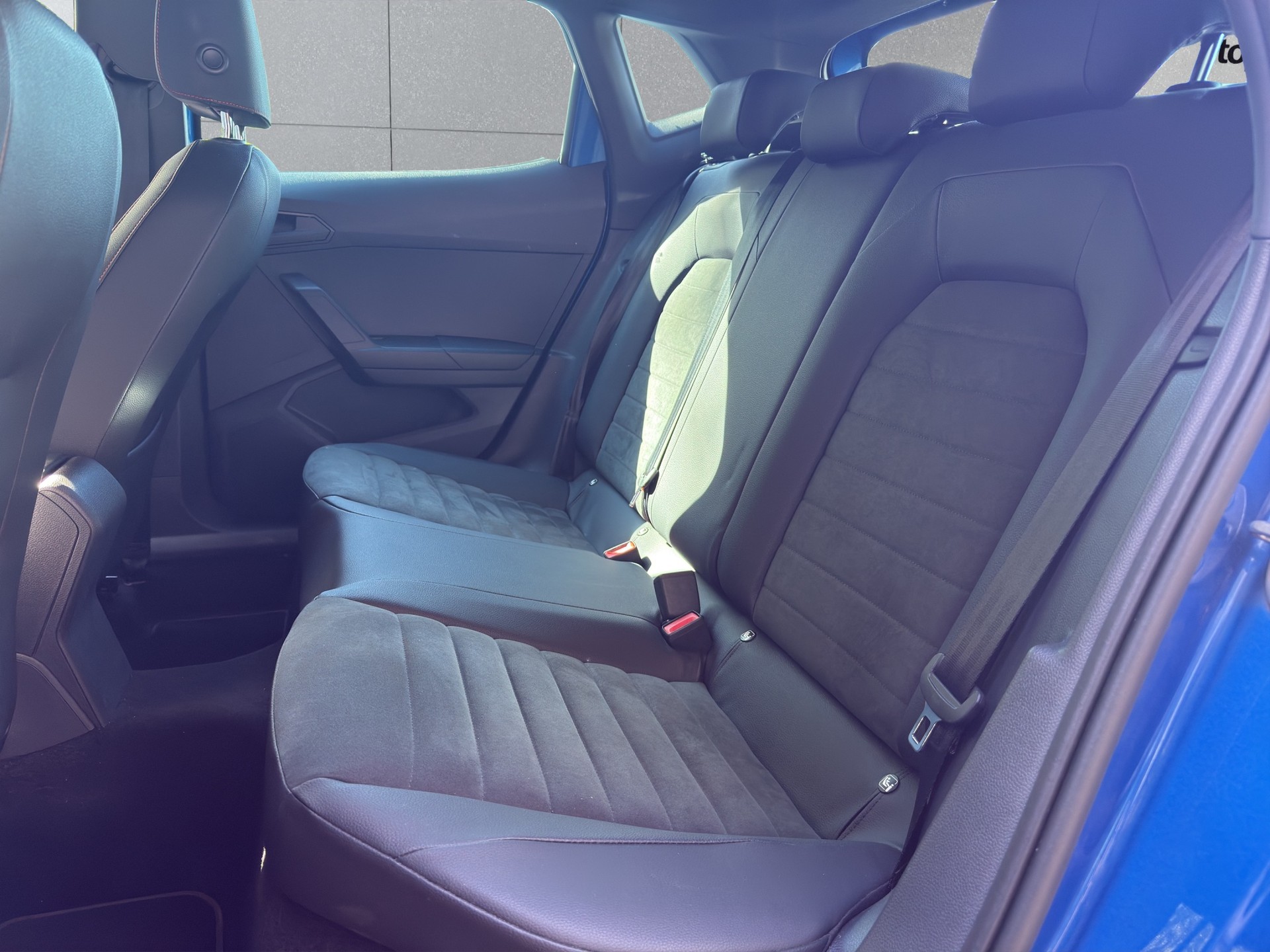 SEAT Ibiza 1.0 EcoTSI Hola FR-image-11