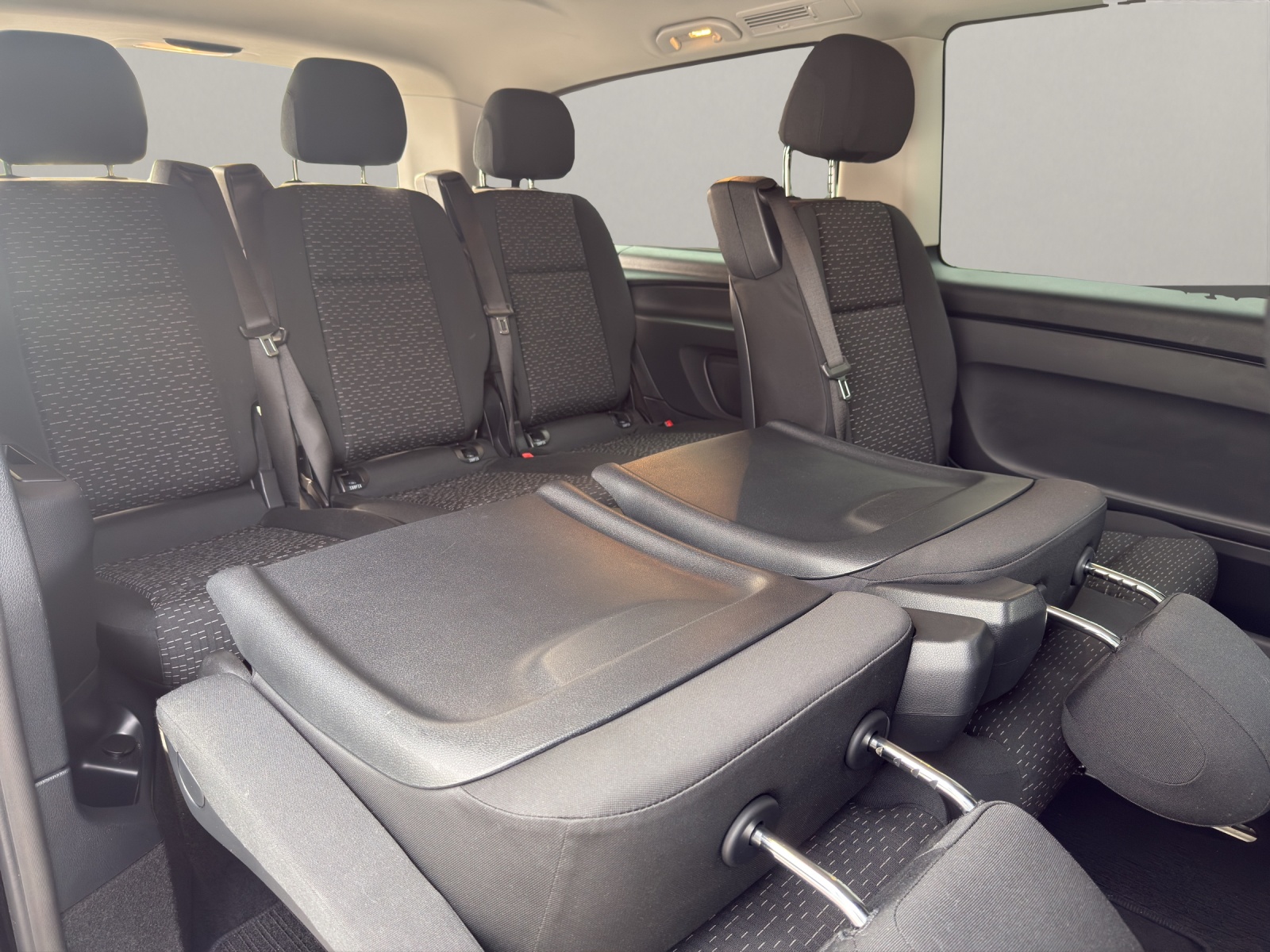 MERCEDES-BENZ Vito 119 Kombi E 2.0 CDI Select-image-12