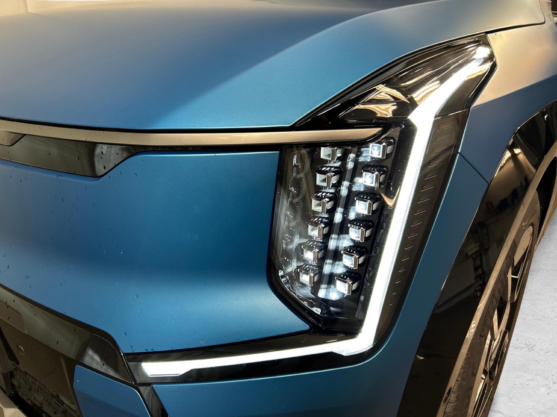 KIA EV9 99.8 kWh GT-Line 4x4-image-17