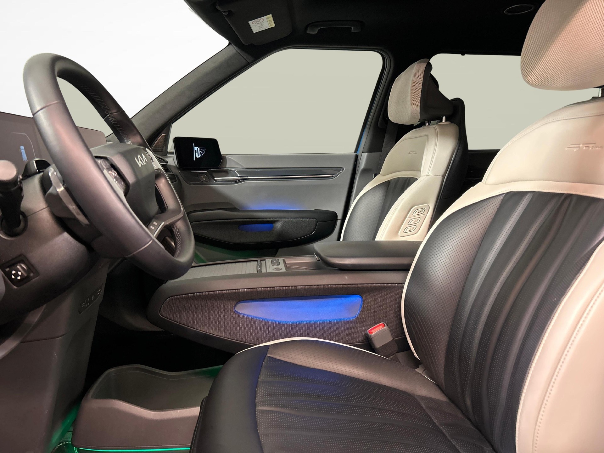 KIA EV9 99.8 kWh GT-Line 4x4-showroom-element-3