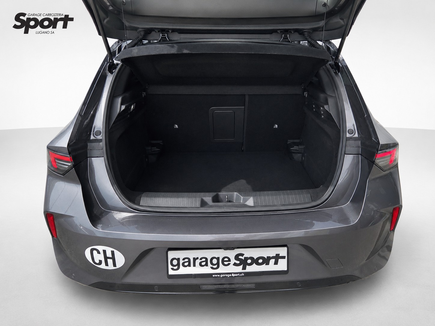 OPEL Astra 1.2i Turbo Swiss Plus A-image-6
