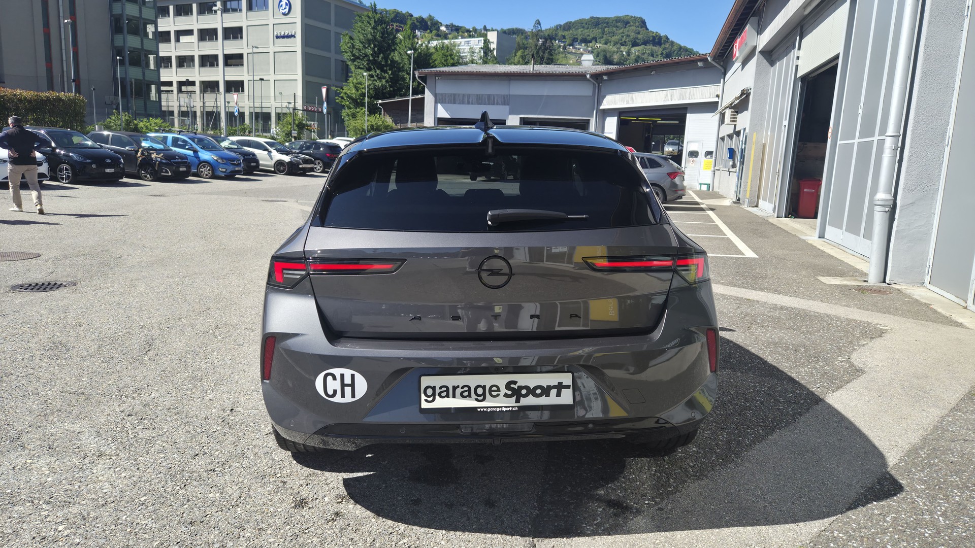 OPEL Astra 1.2i Turbo Swiss Plus A-image-5