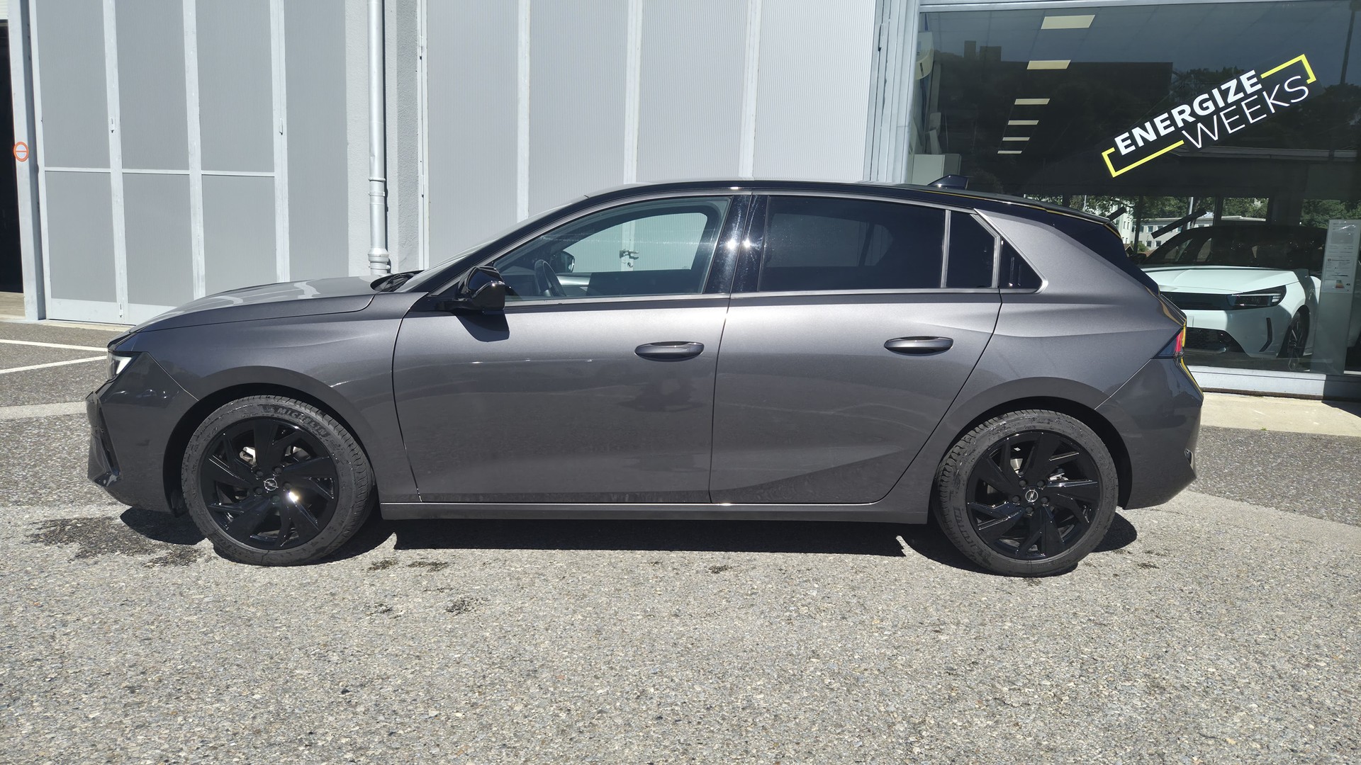 OPEL Astra 1.2i Turbo Swiss Plus A-image-3