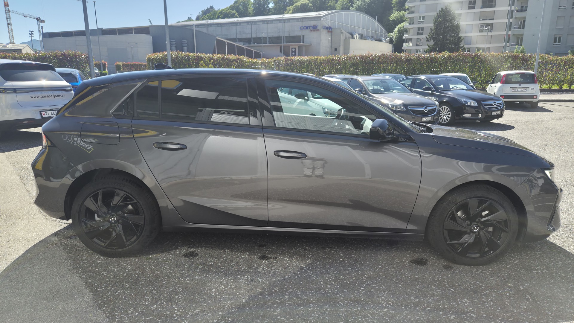 OPEL Astra 1.2i Turbo Swiss Plus A-image-7