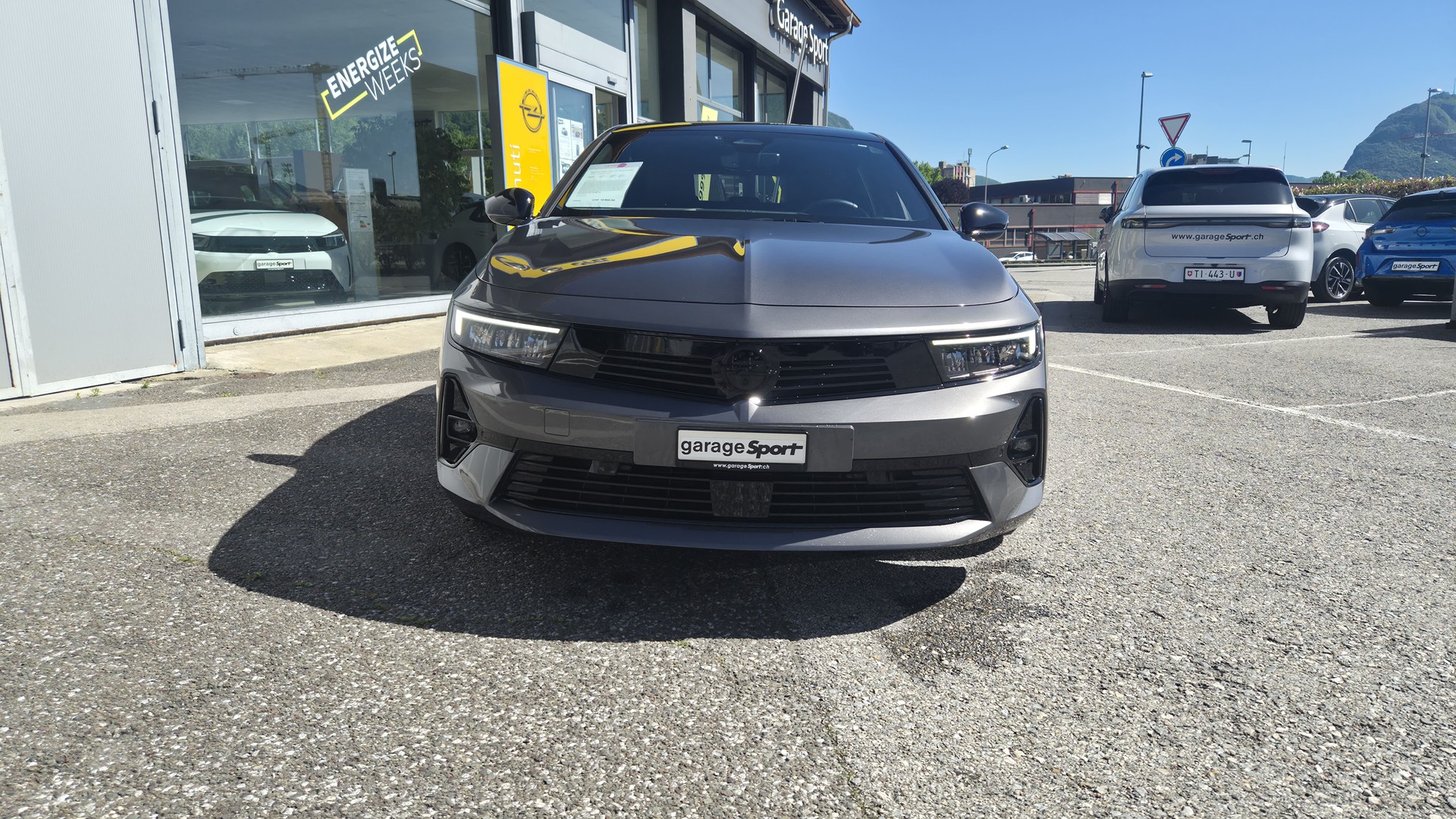 OPEL Astra 1.2i Turbo Swiss Plus A-image-1