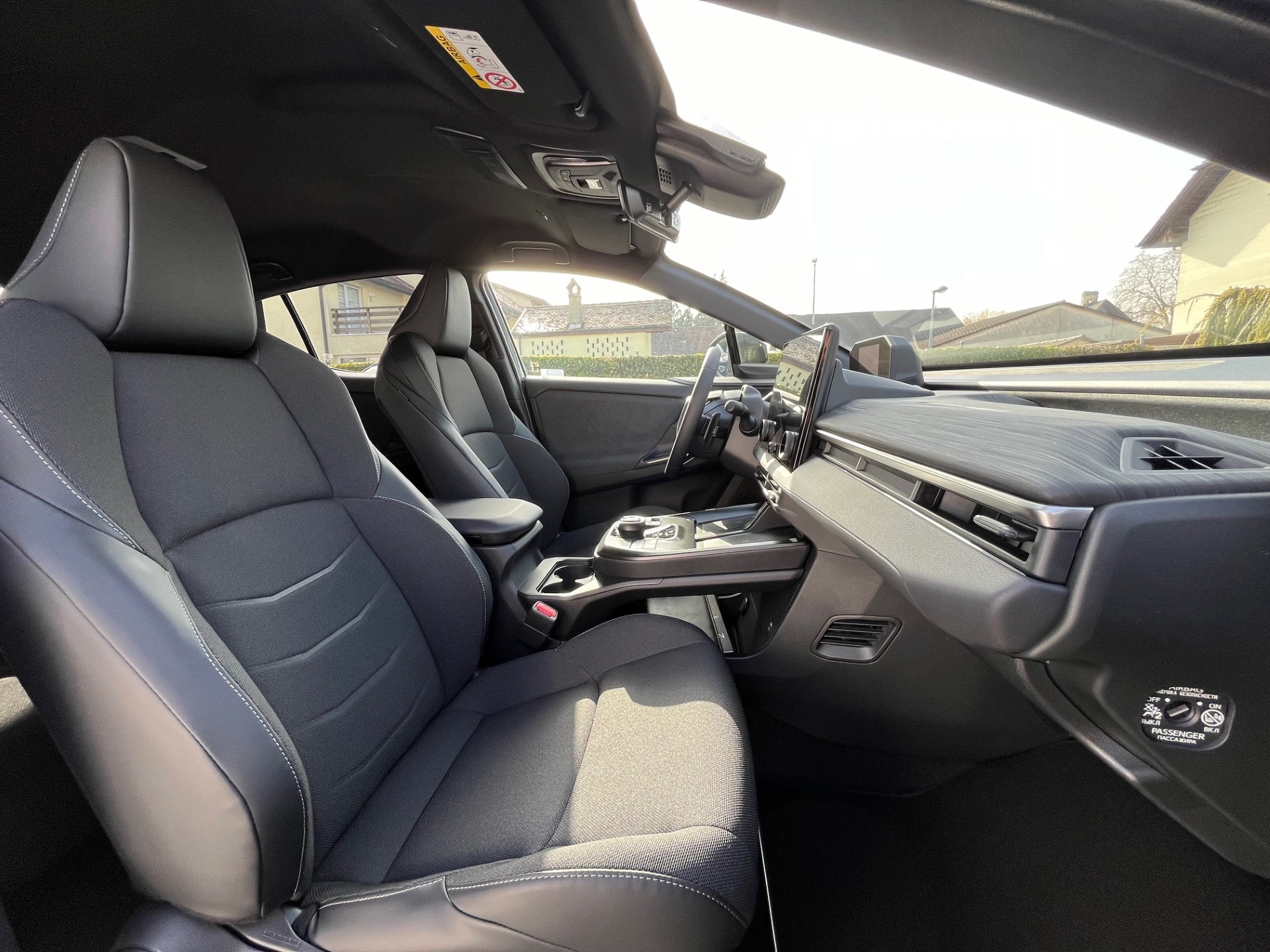 TOYOTA C-HR+ 77 kWh Style AWD-image-9