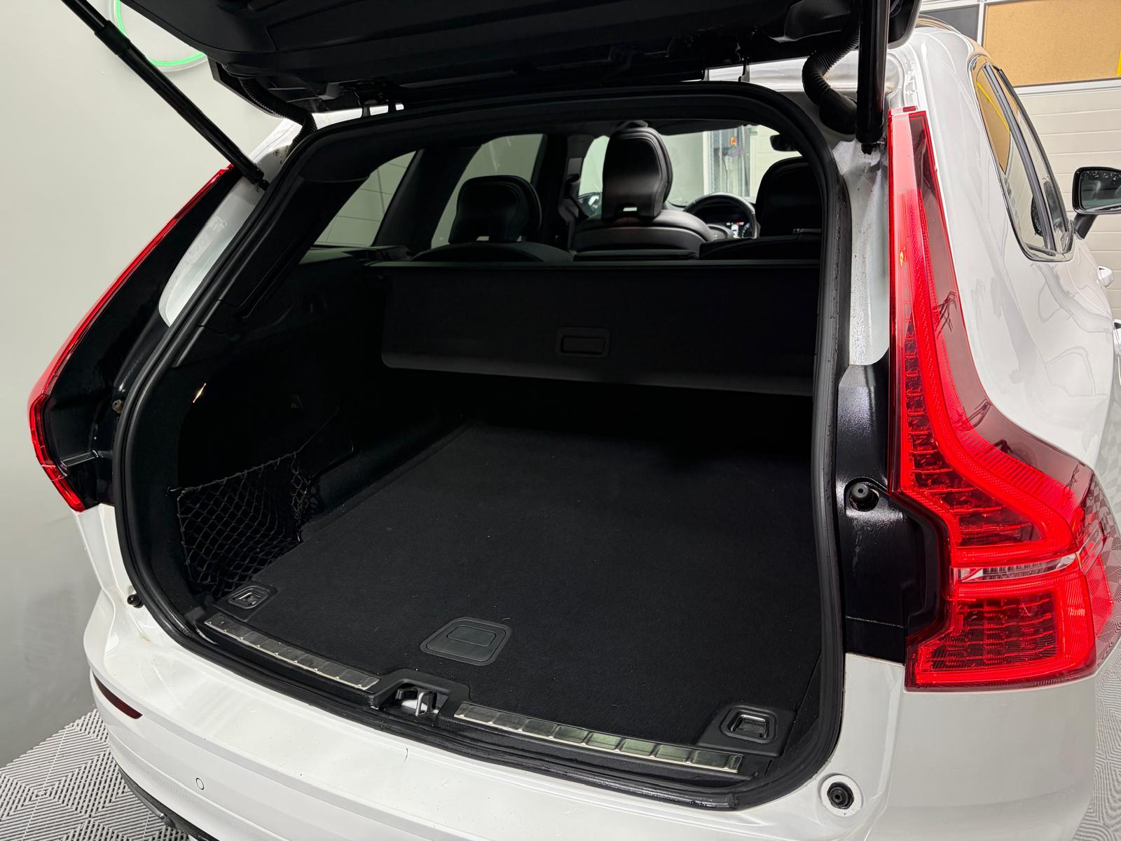 VOLVO XC60 B5 Benzin Mild Hybrid AWD R-Design Geartronic-image-28