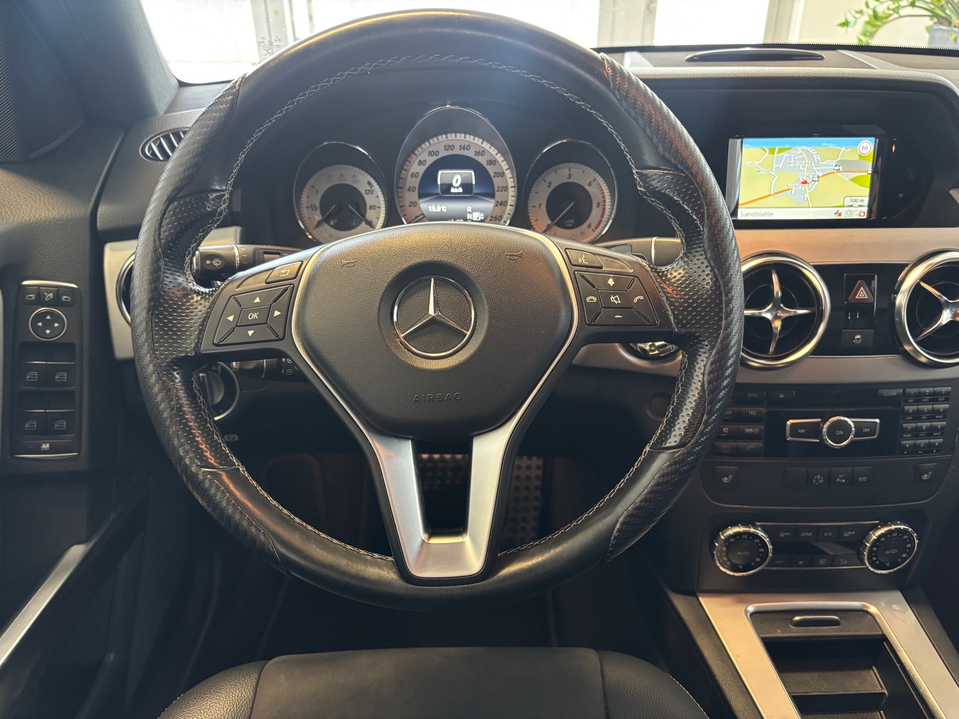MERCEDES-BENZ GLK 220 AMG Line BlueTEC Swiss Star Ed. 4Matic 7G-Tronic-image-12