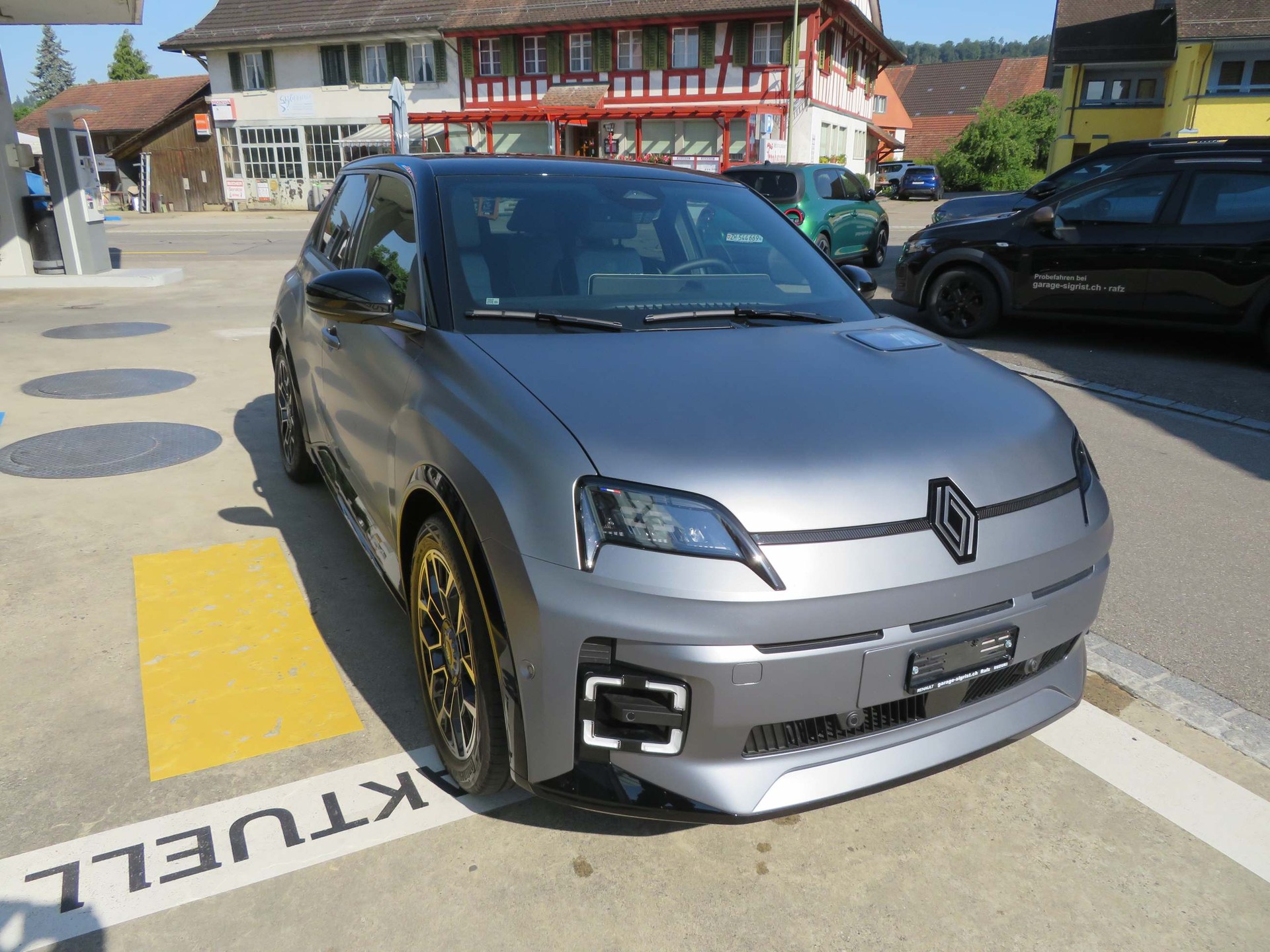 RENAULT R5 E-Tech Comfort Range Roland Garros-image-4
