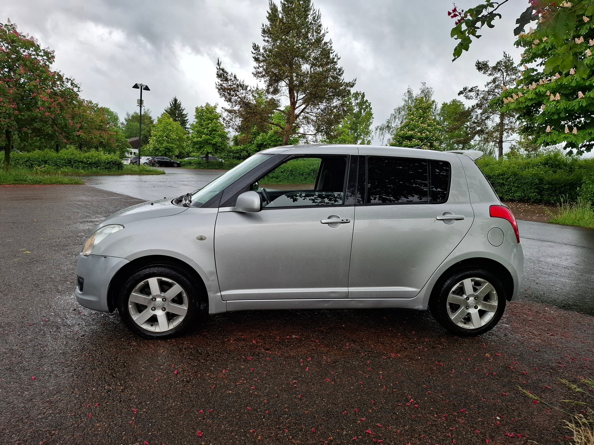 SUZUKI Swift 1.3i 16V GL 4x4-image-5