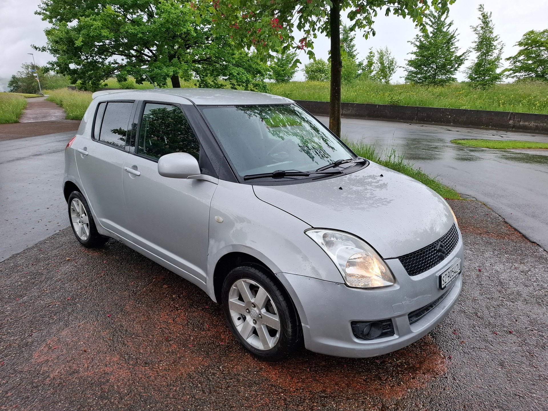 SUZUKI Swift 1.3i 16V GL 4x4