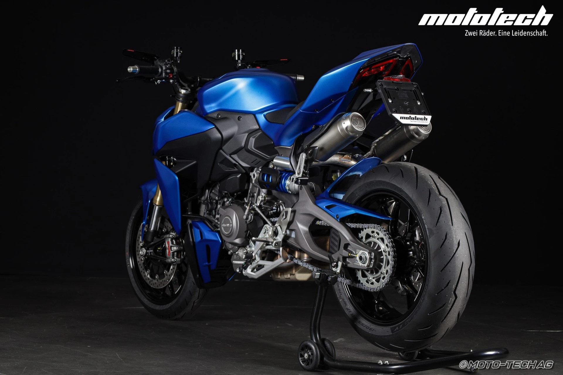 DUCATI Streetfighter V2 (35kW) / 4 JAHRE GARANTIE-showroom-element-2