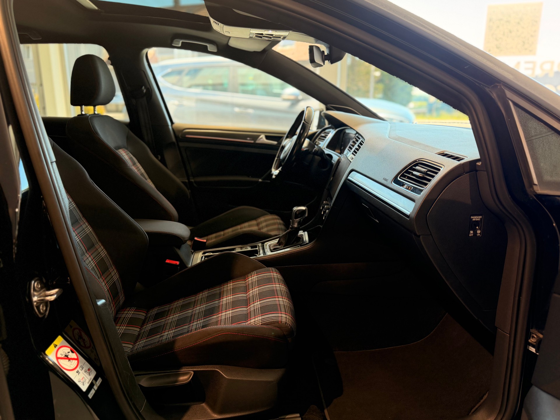 VW Golf 2.0 TSI GTI DSG-image-19