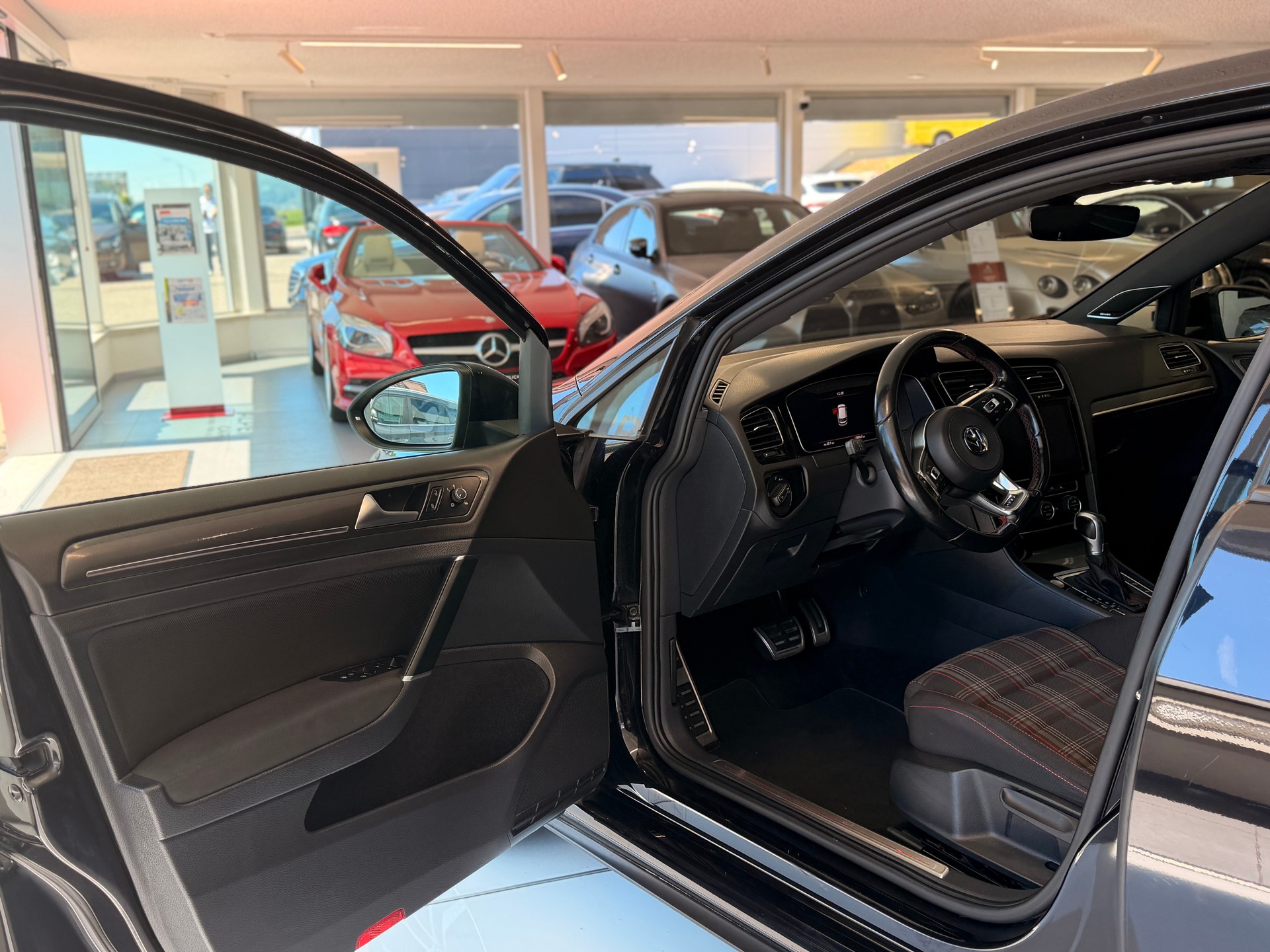 VW Golf 2.0 TSI GTI DSG-image-9
