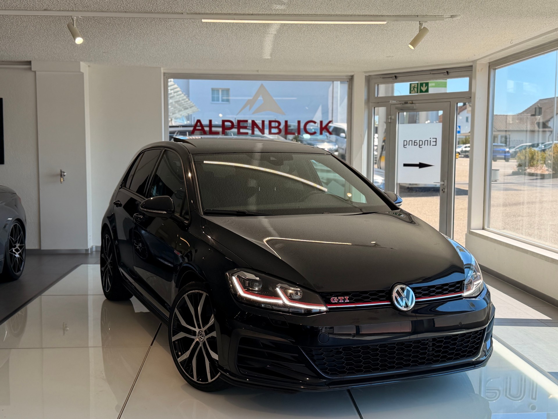 VW Golf 2.0 TSI GTI DSG-showroom-element-1