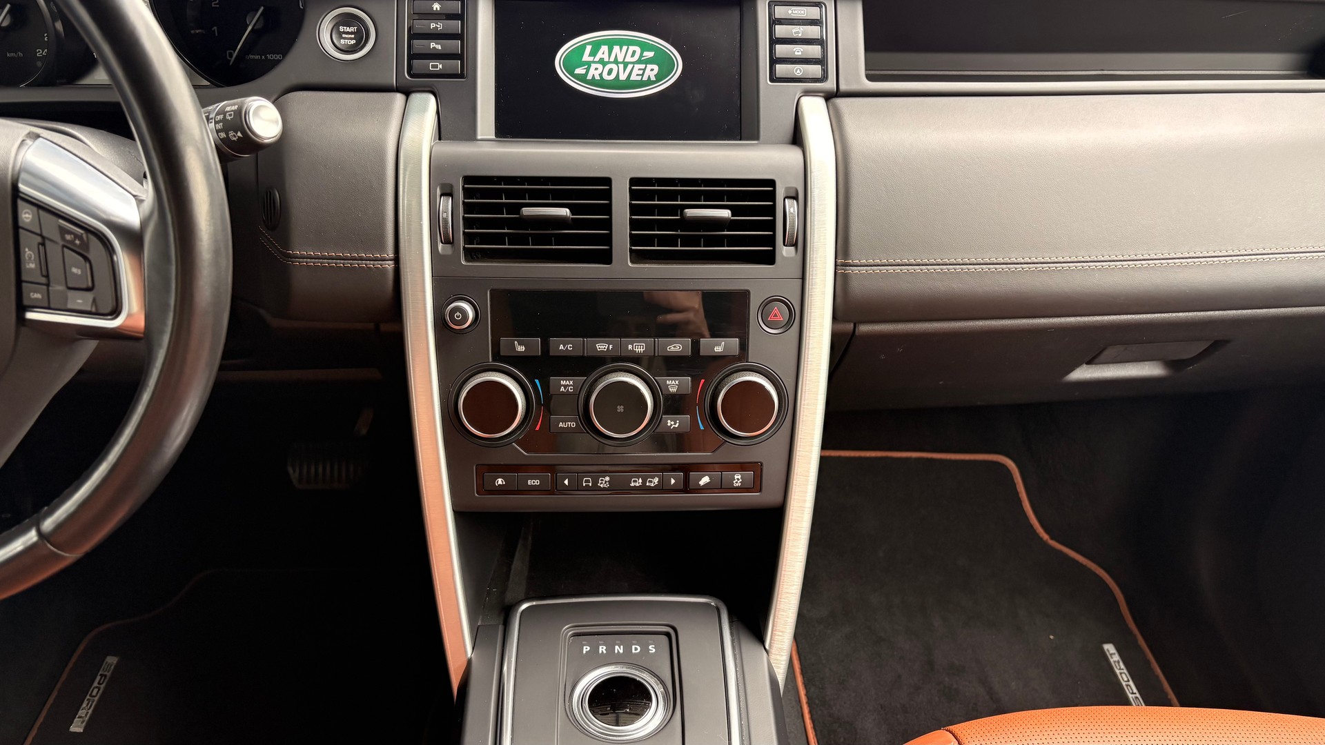LAND ROVER Discovery Sport 2.0 Si4 HSE Luxury AT9-image-15