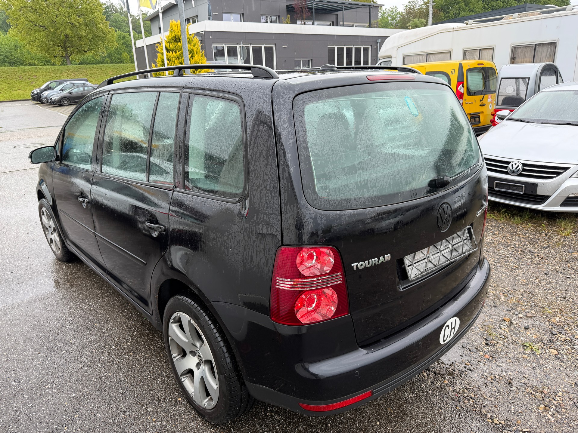 VW Touran 2.0 TDI Highline-image-3