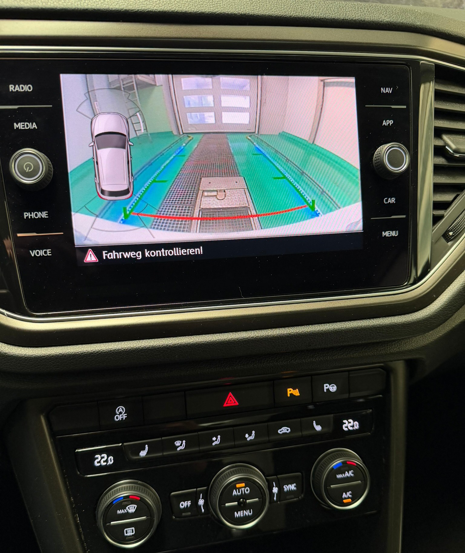 VW 2.0 TSI Advance DSG 4motion-image-2