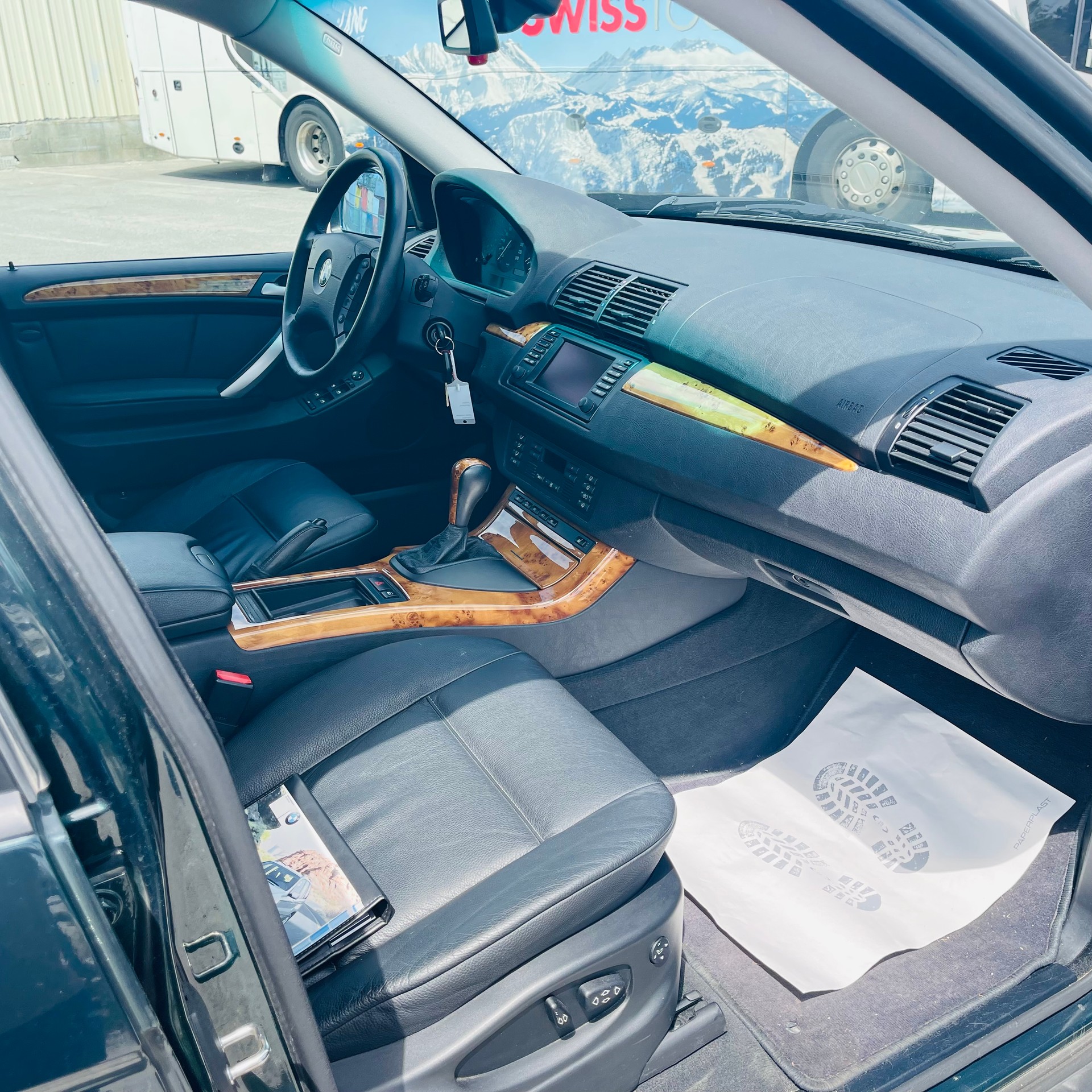 BMW X5 3.0i-image-9