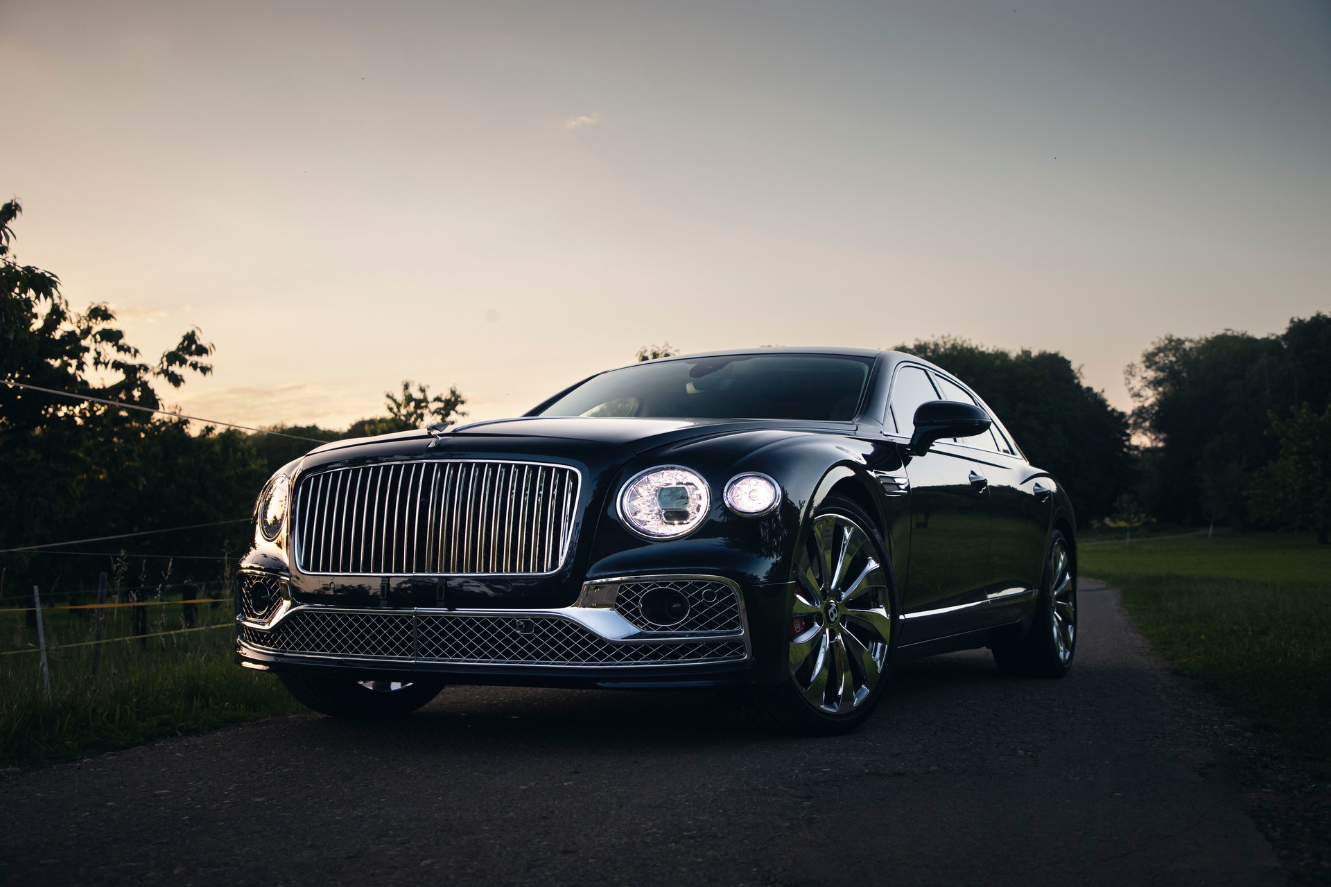 BENTLEY 6.0 W12 Mulliner-image-0