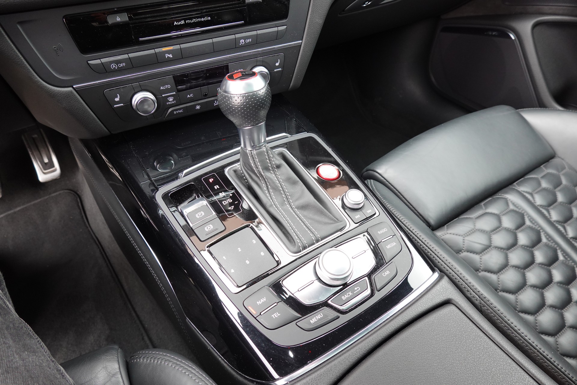 AUDI RS6 Avant 4.0 TFSI V8 performance - "Toit Ouvrant * Sièges électriques * Sièges chauffants avant et arrière * Son BOSE *-image-16