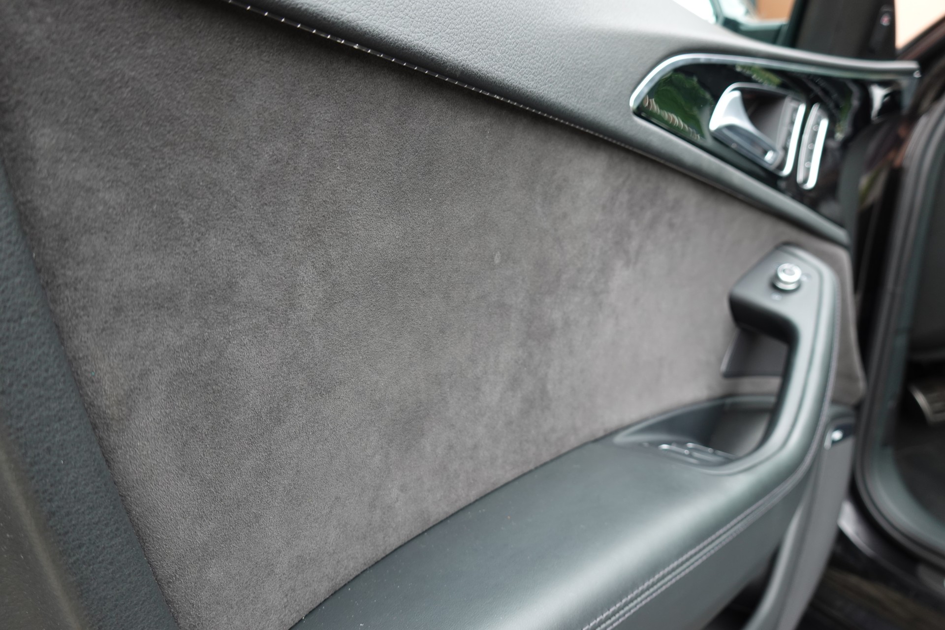 AUDI RS6 Avant 4.0 TFSI V8 performance - "Toit Ouvrant * Sièges électriques * Sièges chauffants avant et arrière * Son BOSE *-image-21