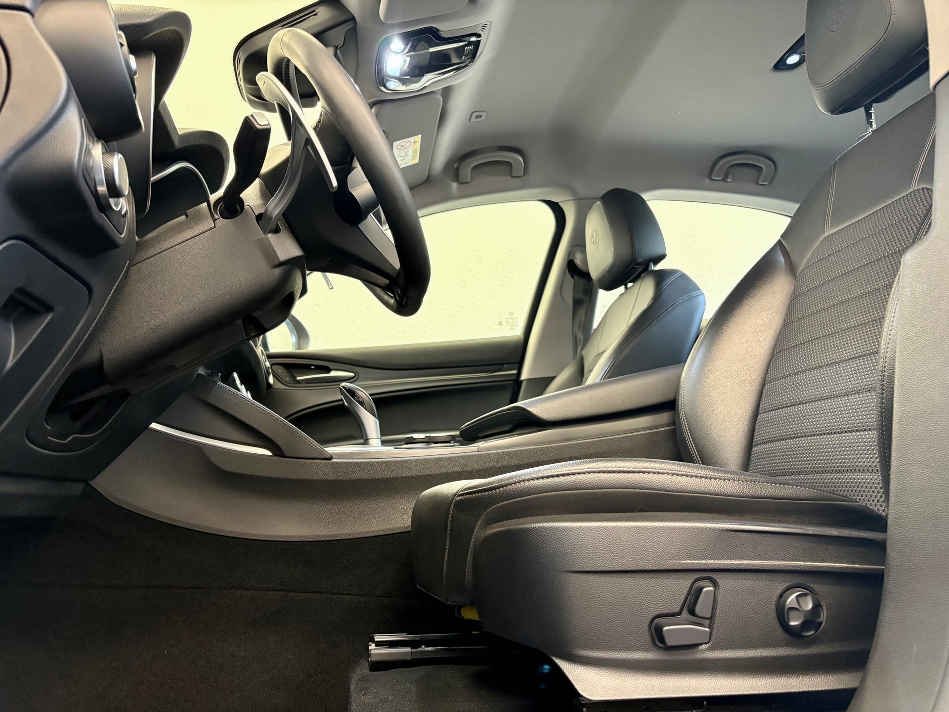 ALFA ROMEO Stelvio 2.0 Super Q4 Automatic-image-17