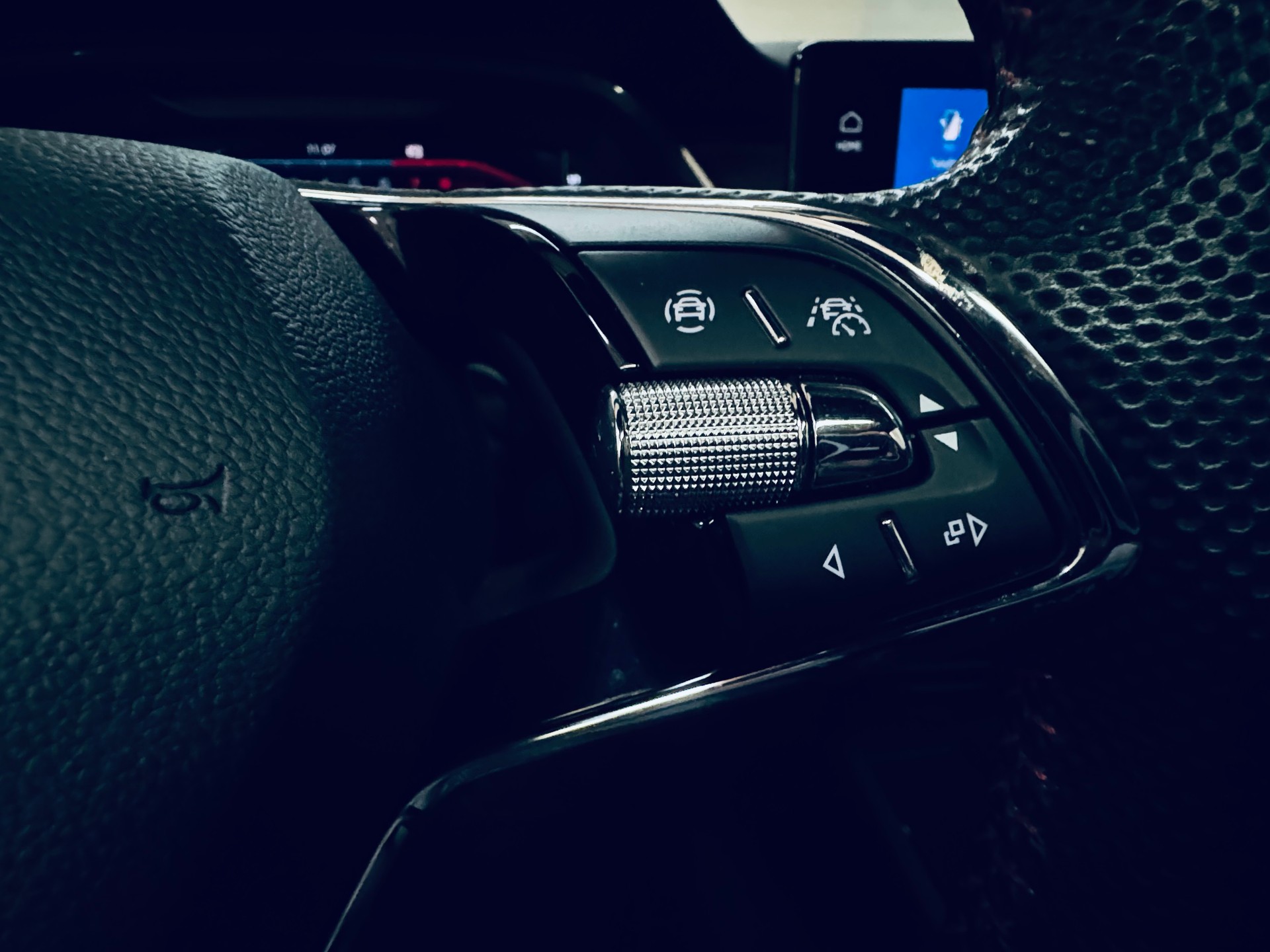 SKODA Octavia Combi 2.0 TSI DSG RS-image-29