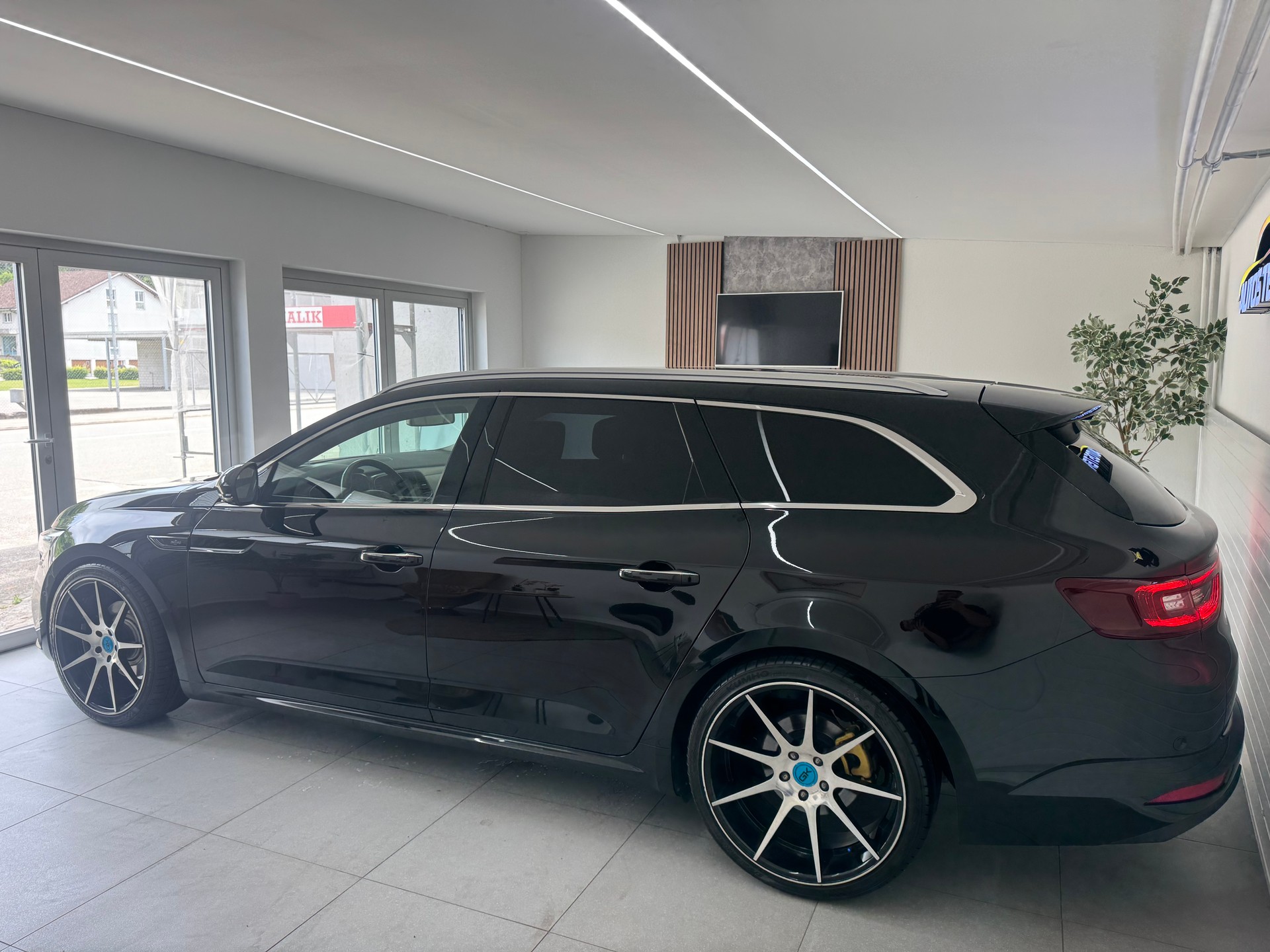 RENAULT Talisman Grandtour 1.6 TCe Initiale EDC*CH-Fahrzeug*-image-7
