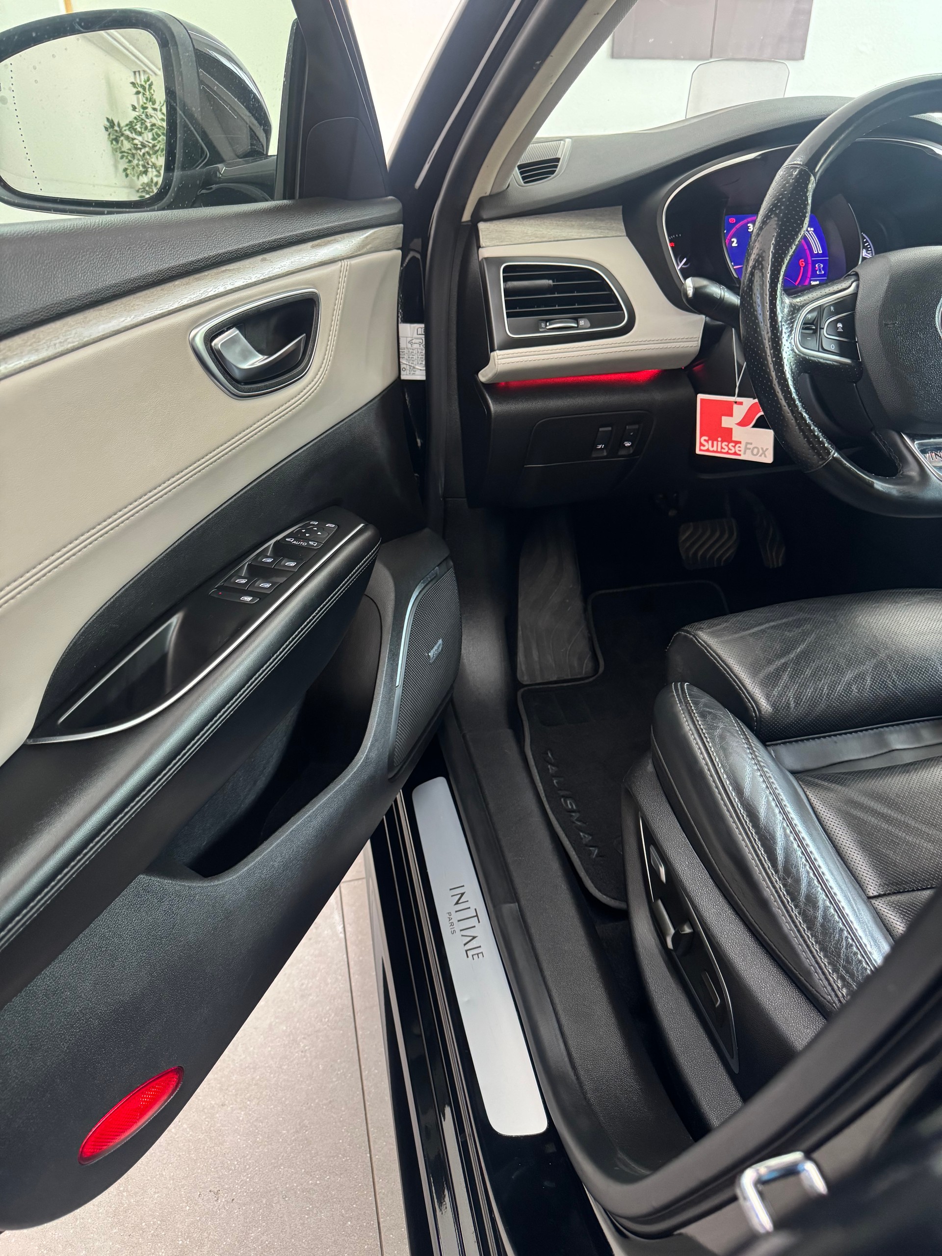 RENAULT Talisman Grandtour 1.6 TCe Initiale EDC*CH-Fahrzeug*-image-9