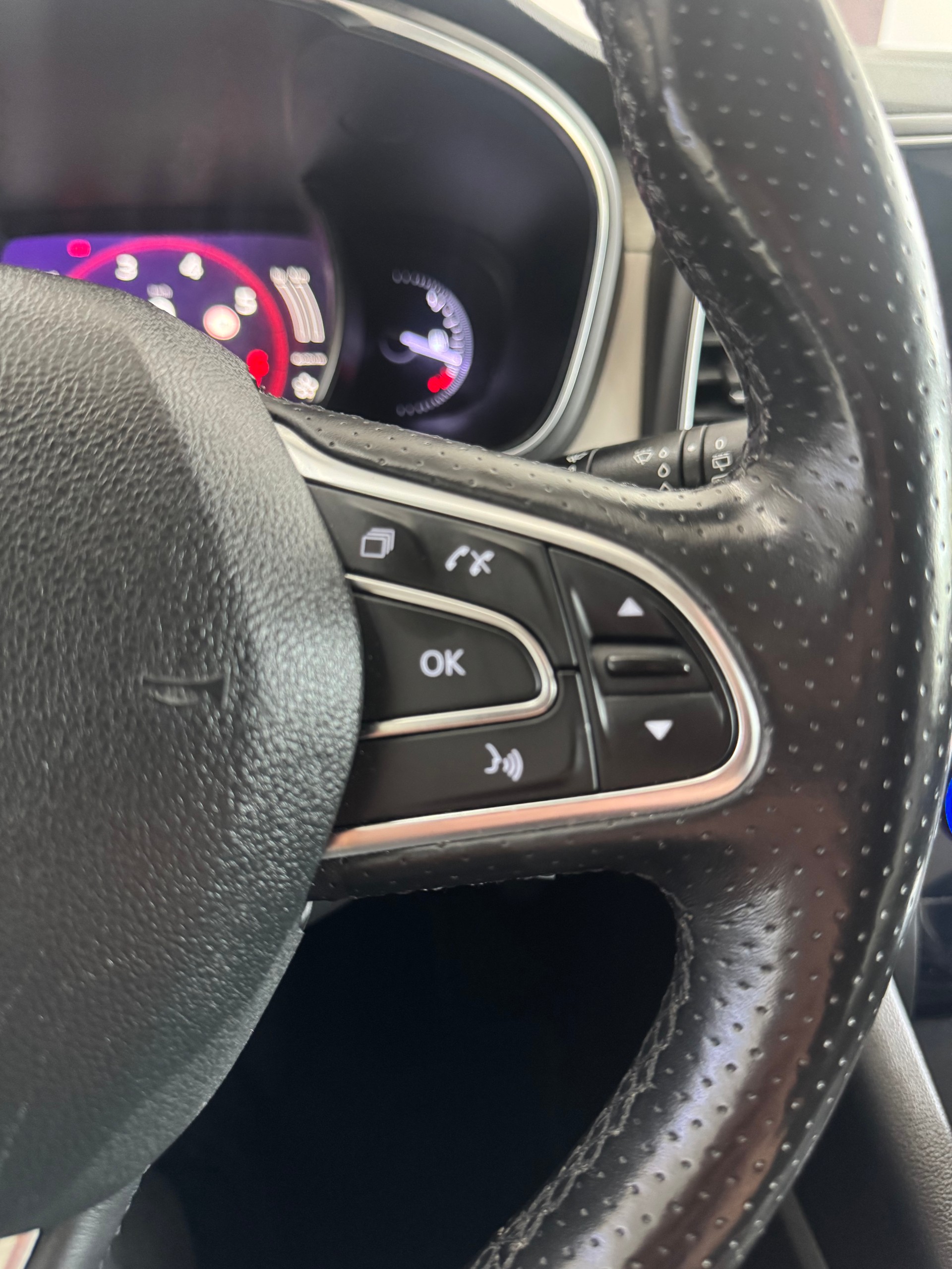 RENAULT Talisman Grandtour 1.6 TCe Initiale EDC*CH-Fahrzeug*-image-13