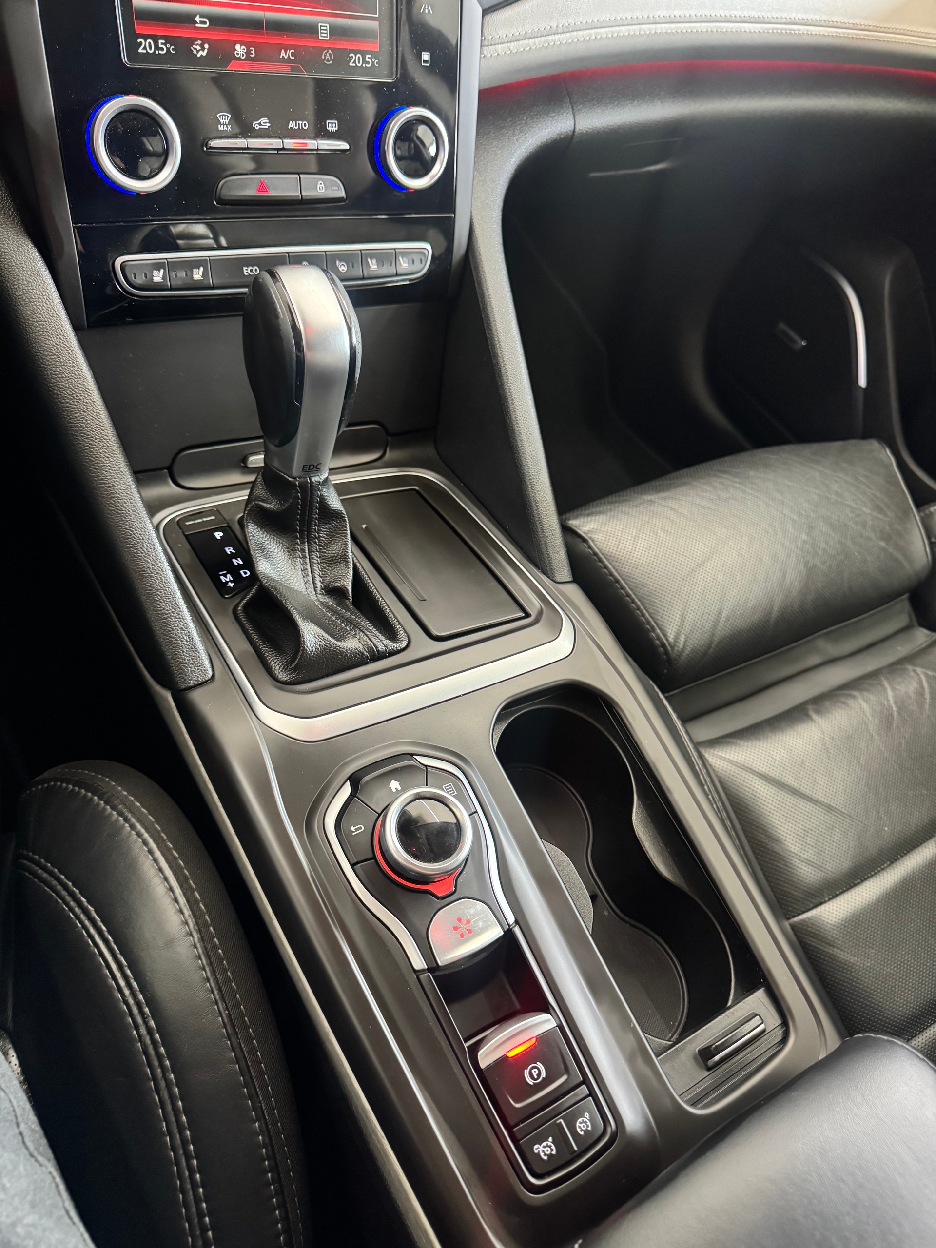 RENAULT Talisman Grandtour 1.6 TCe Initiale EDC*CH-Fahrzeug*-image-22